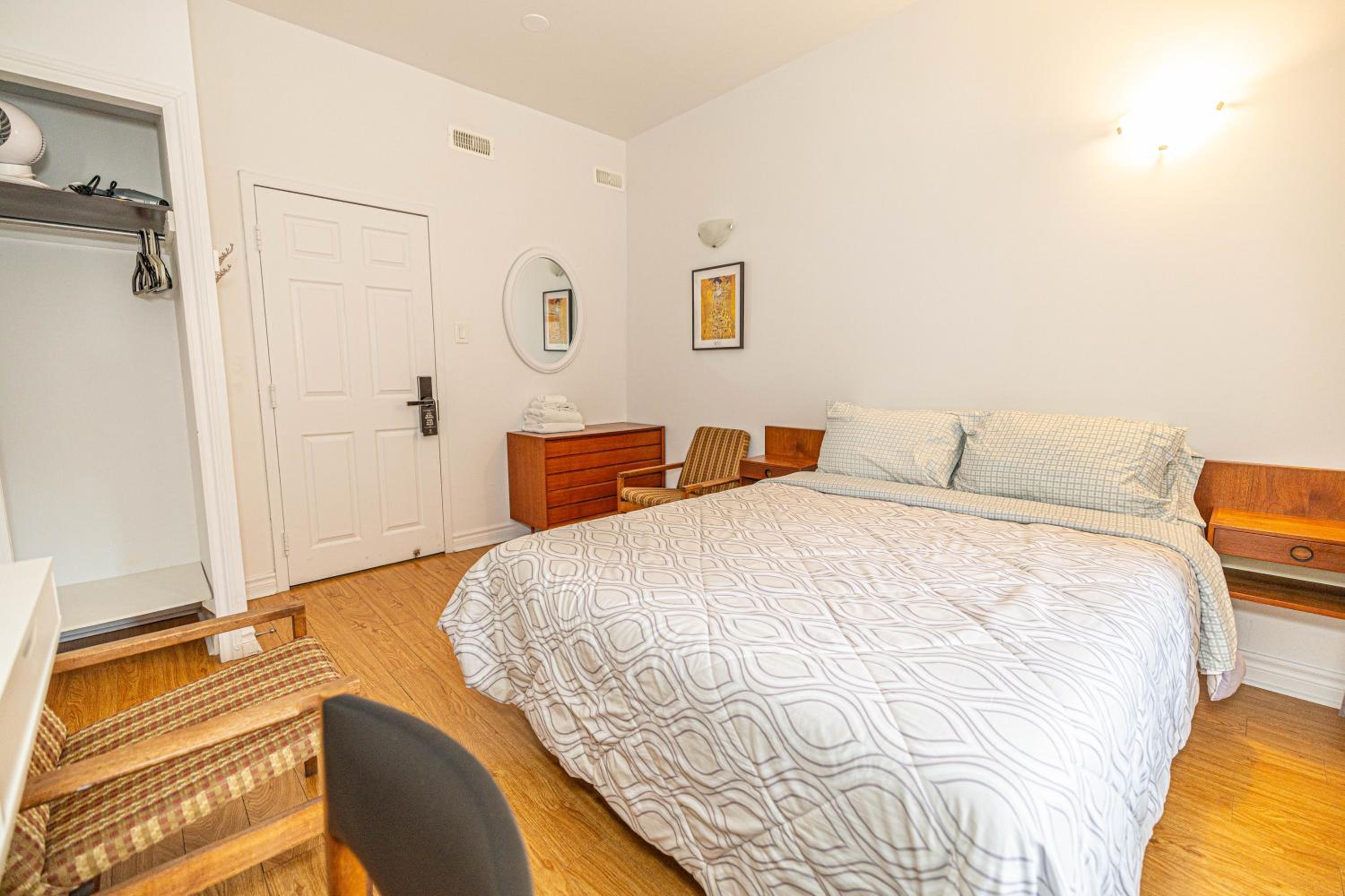 Double Room with Private Bathroom photo 3