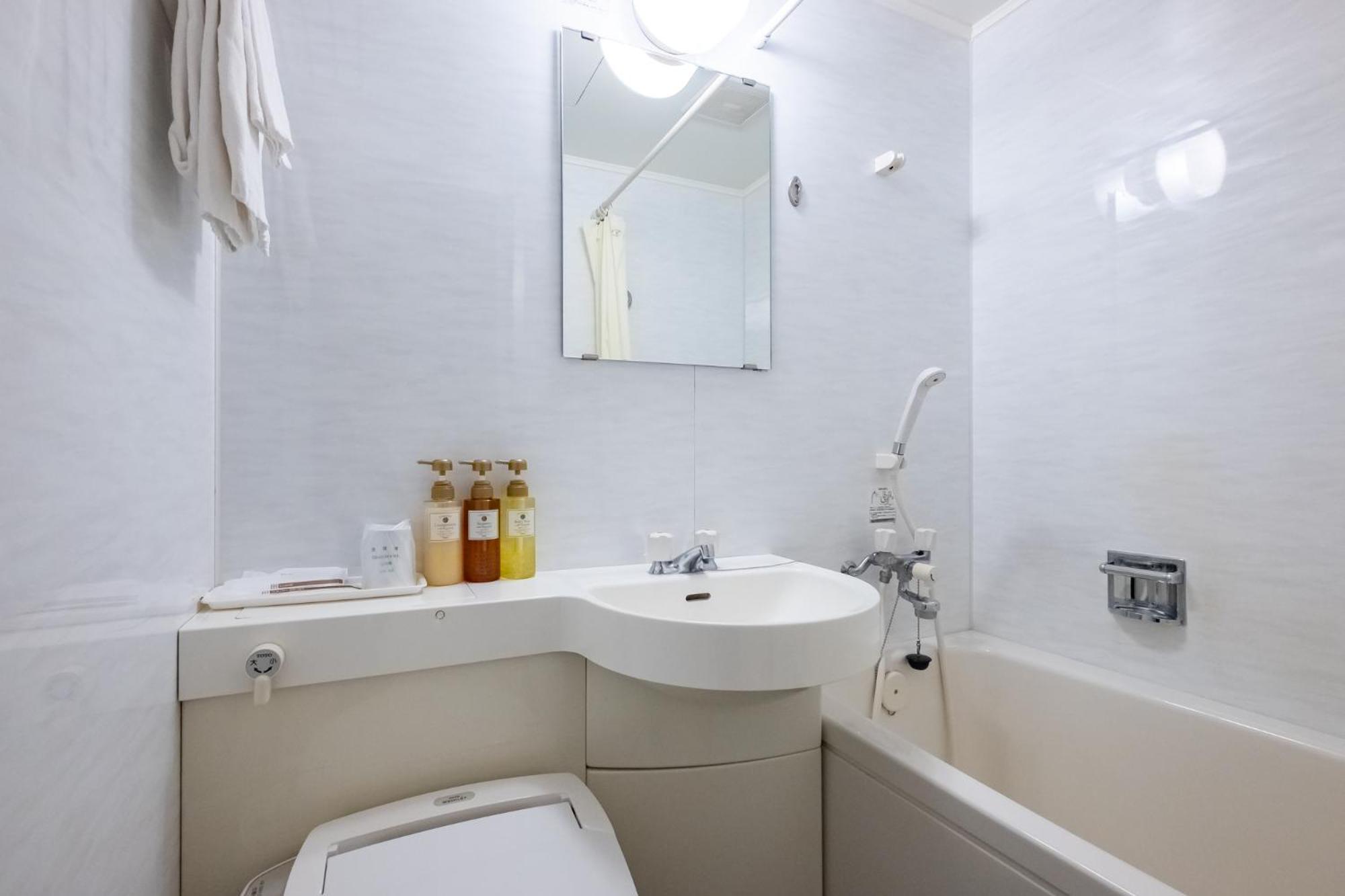 Double Room - Non-Smoking  - Photo 7