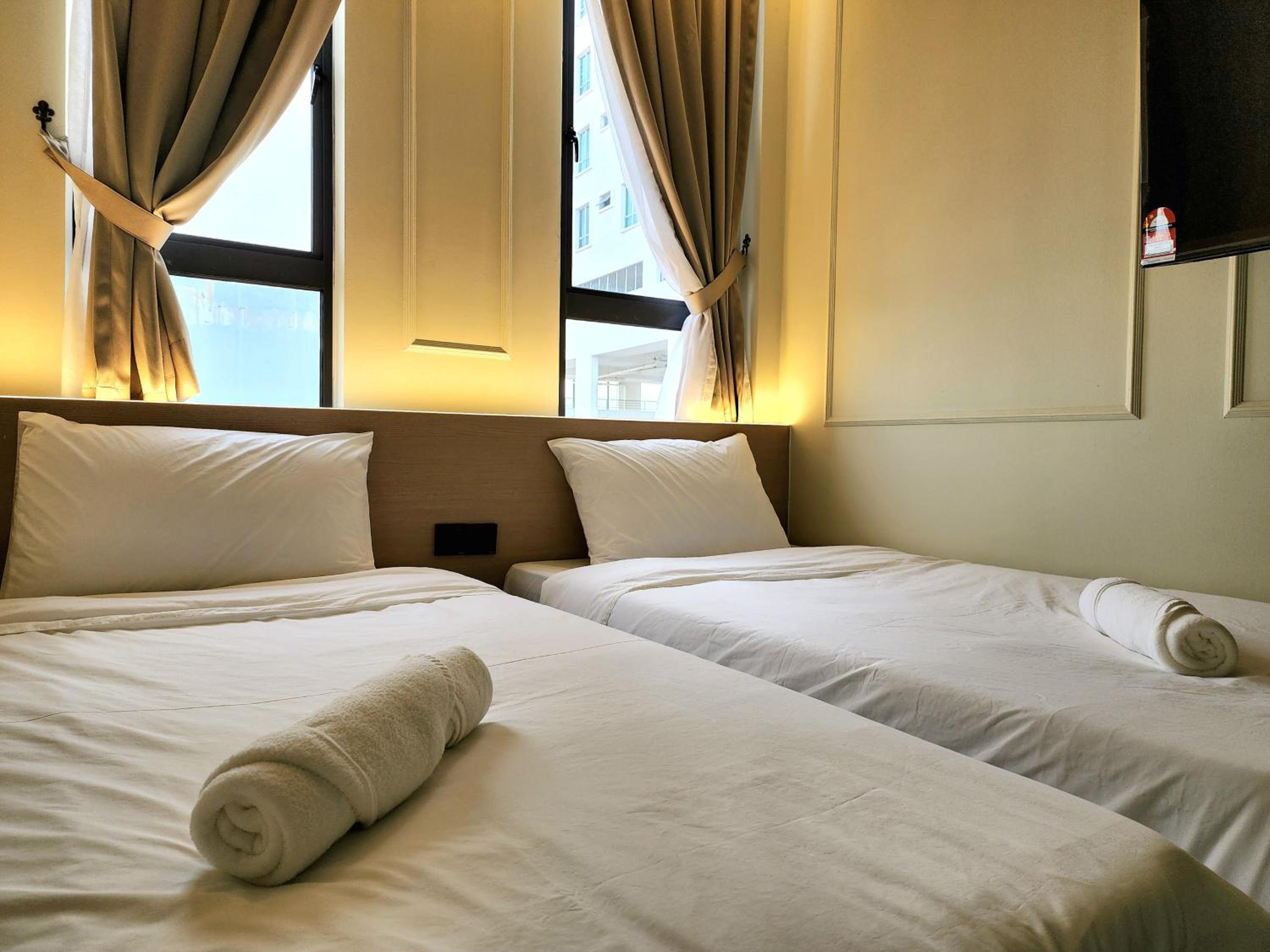 Twin Room - Photo 3