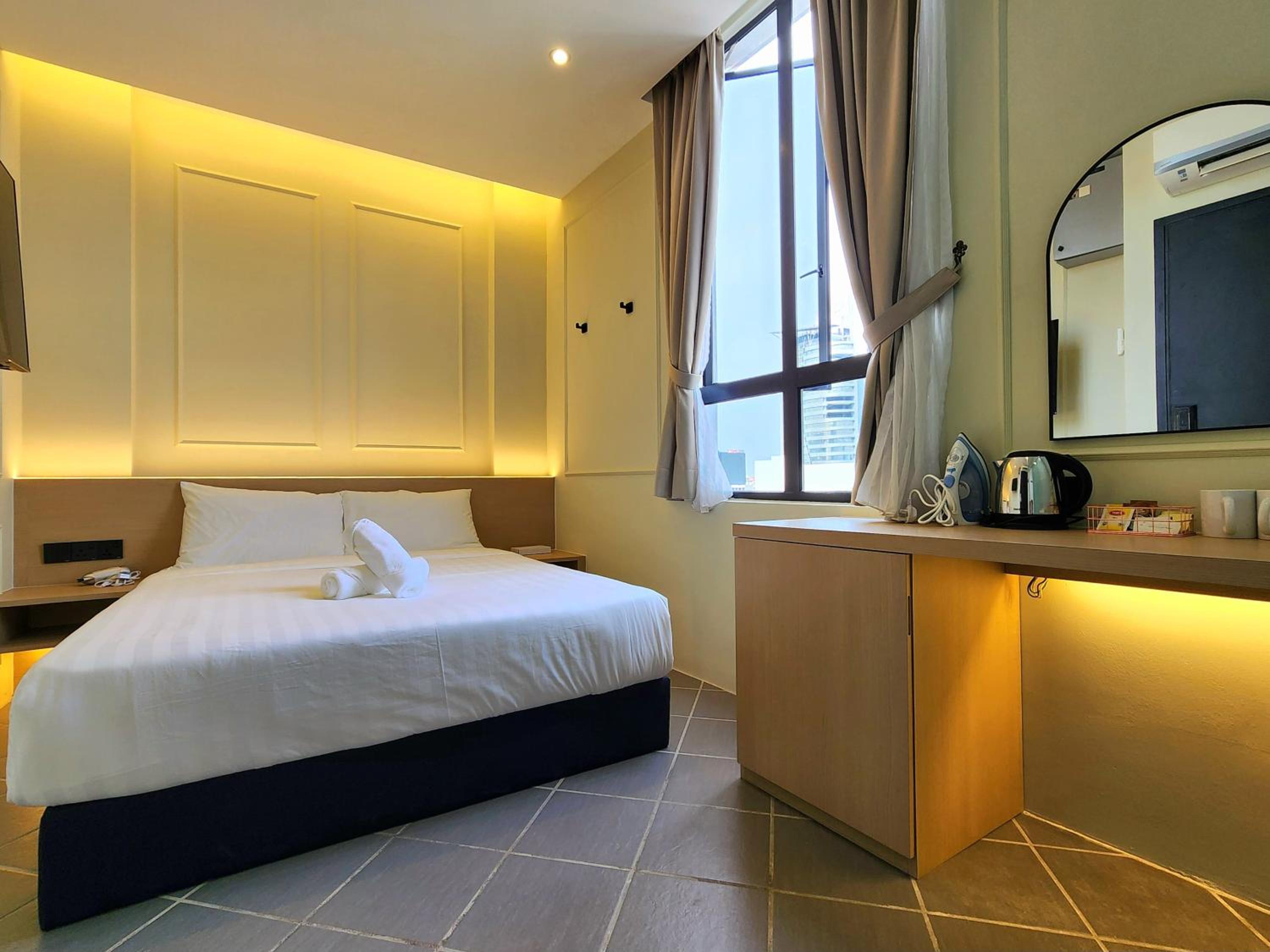 Deluxe Queen Room - Photo 1