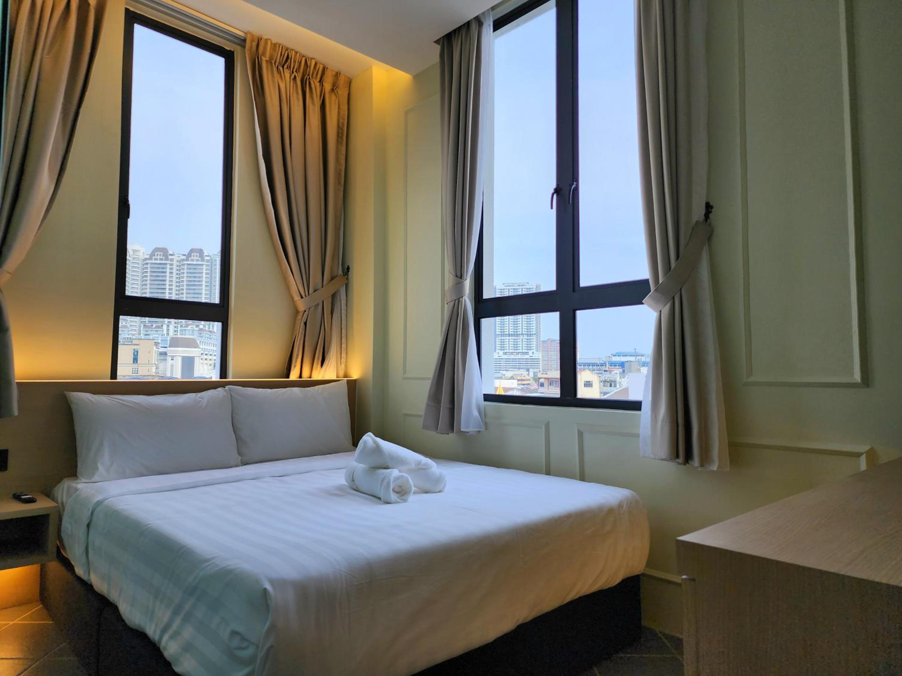 Deluxe Queen Room - Photo 4
