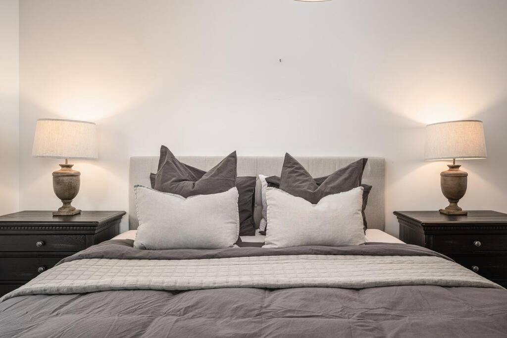 Three-Bedroom Apartment photo 1