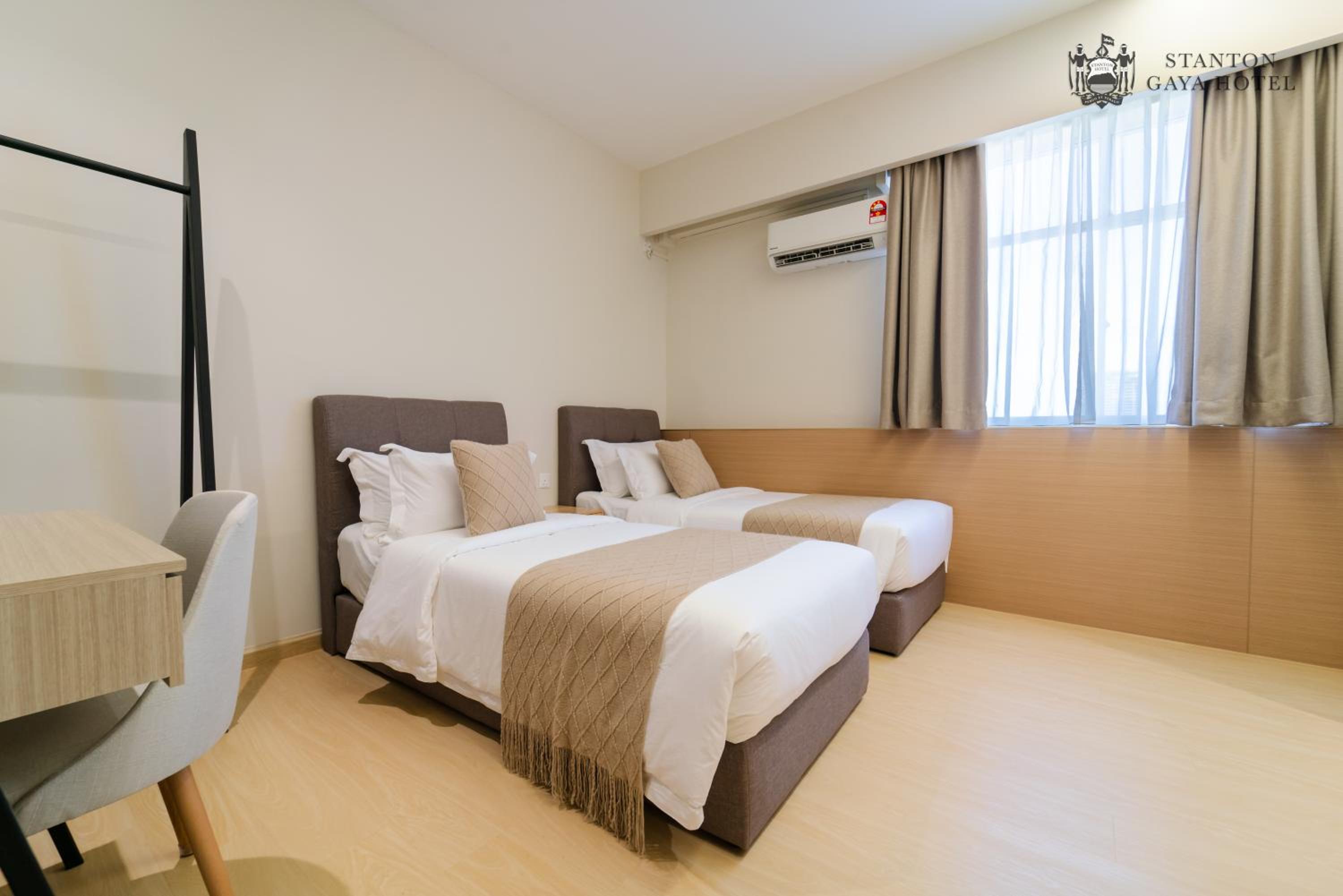 Standard Twin Room - Photo 2