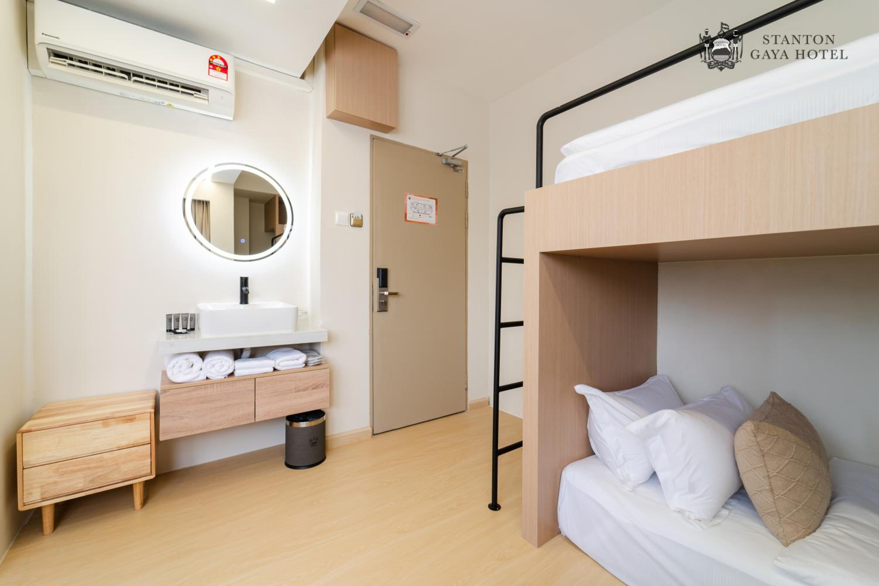 Standard Twin Room - Photo 4