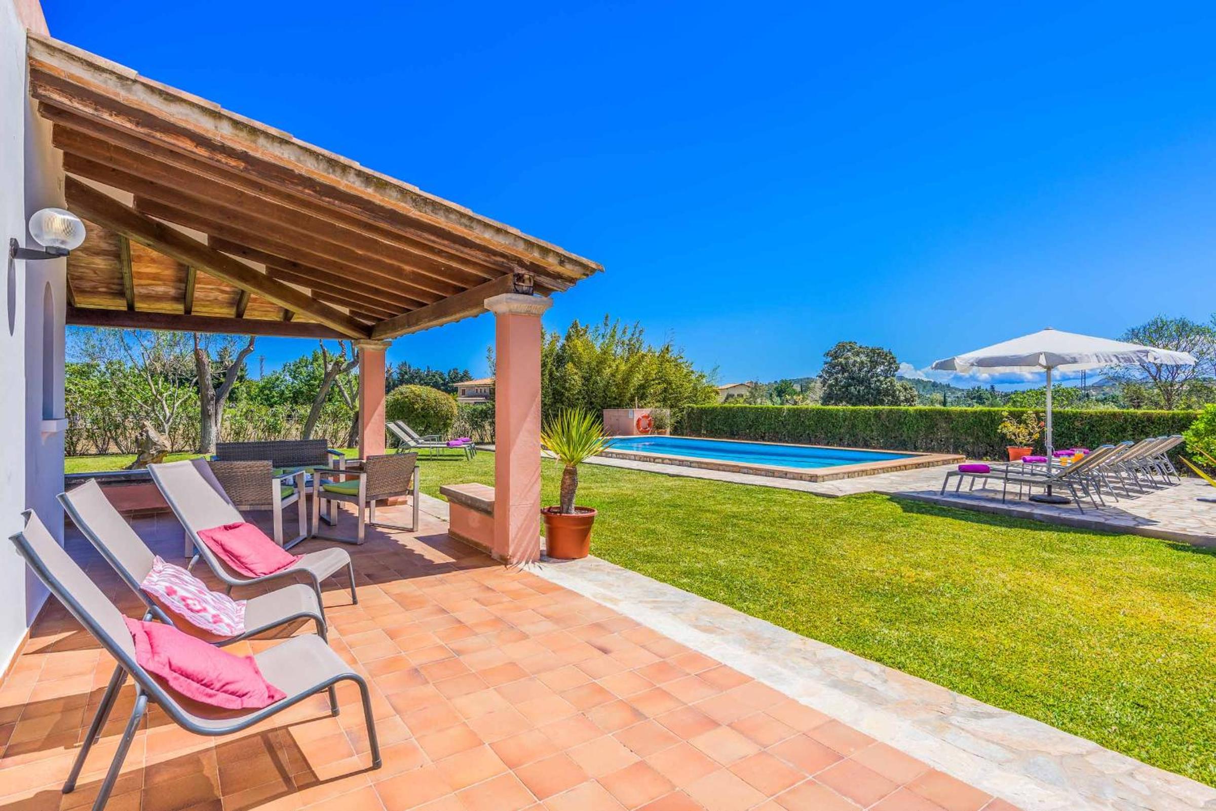 Villa photo 2