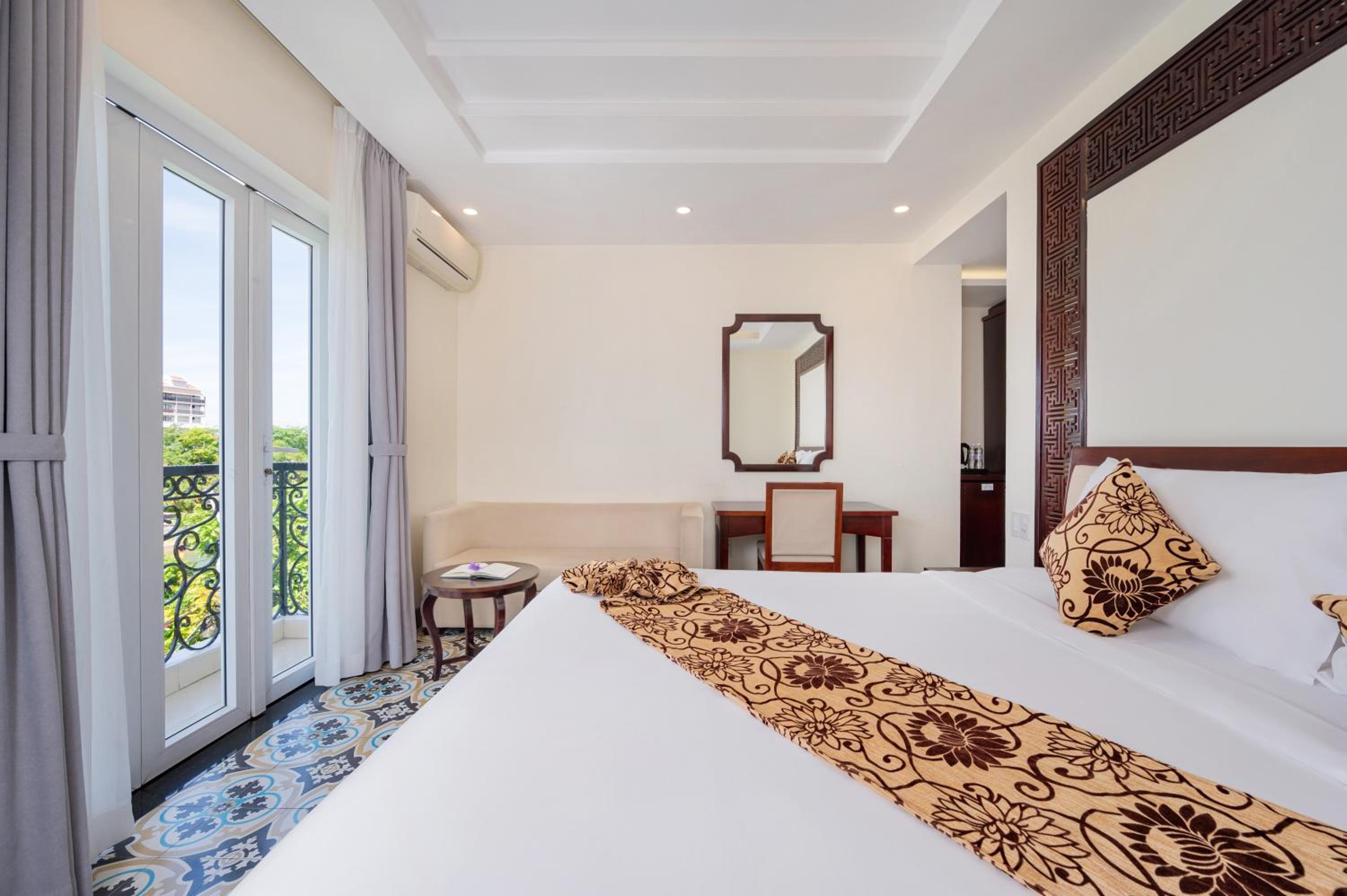 Deluxe Double Room with River View