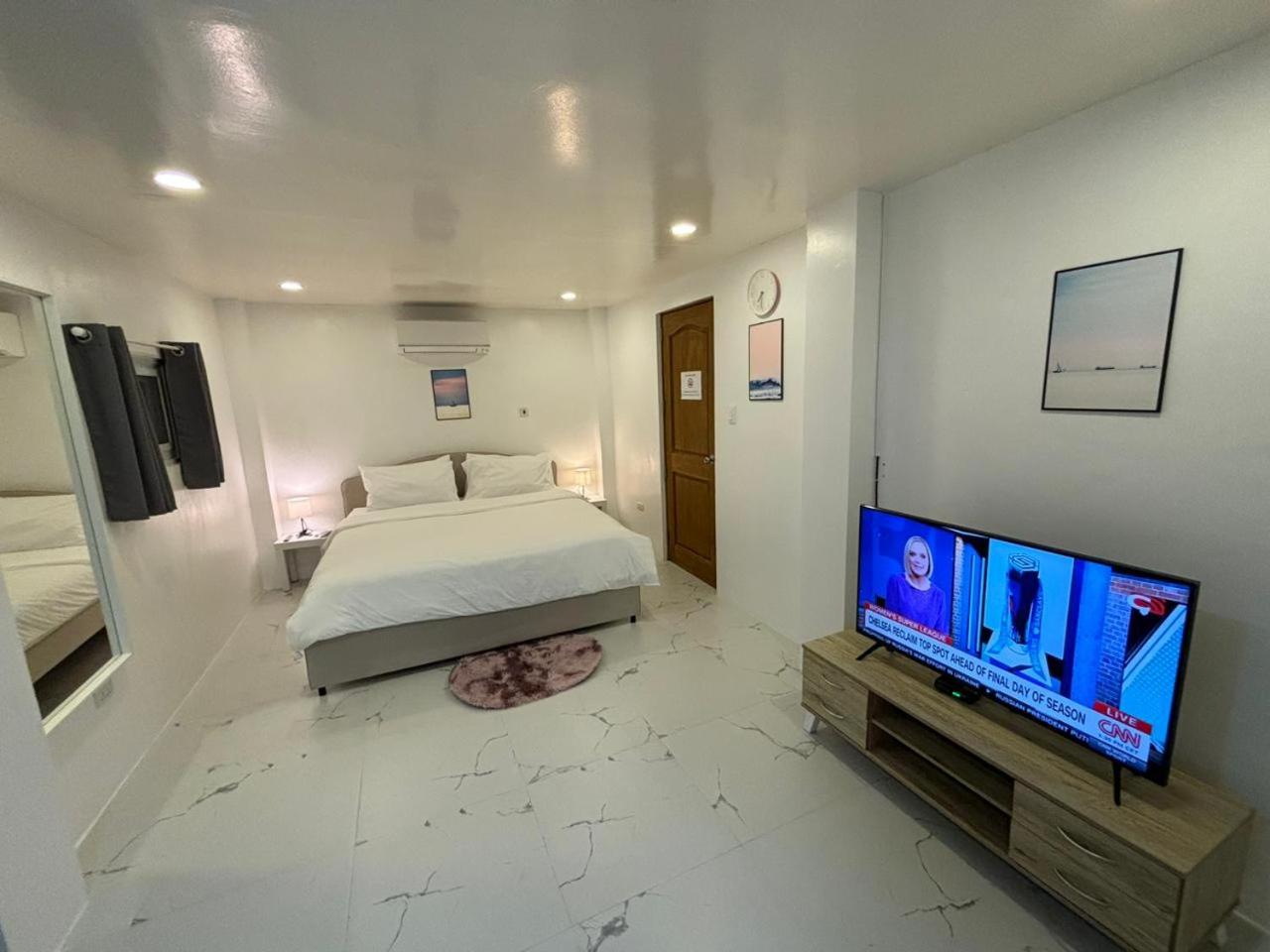 Deluxe Suite with Sea View photo 3