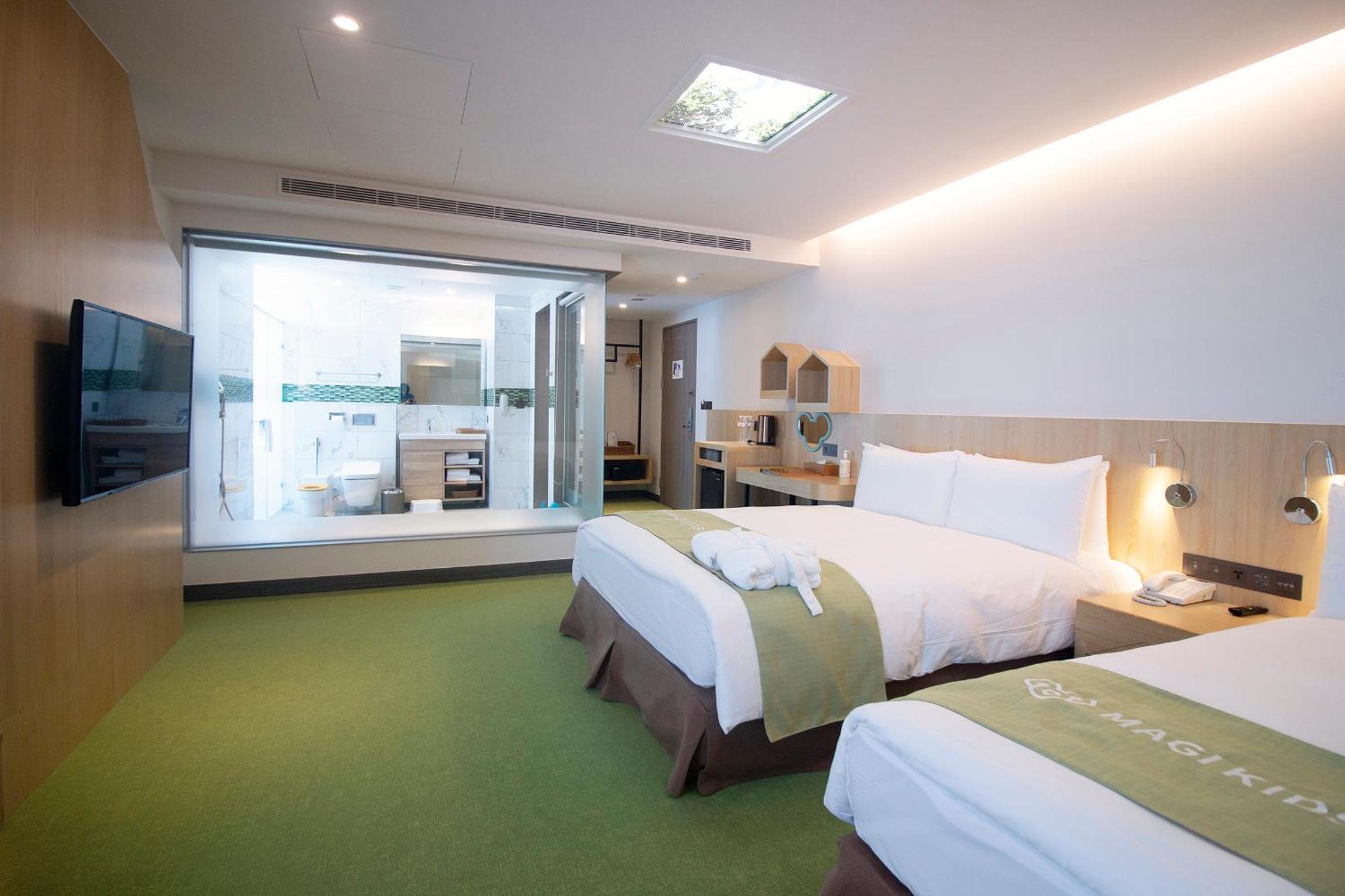 Deluxe Quadruple Room - Photo 1