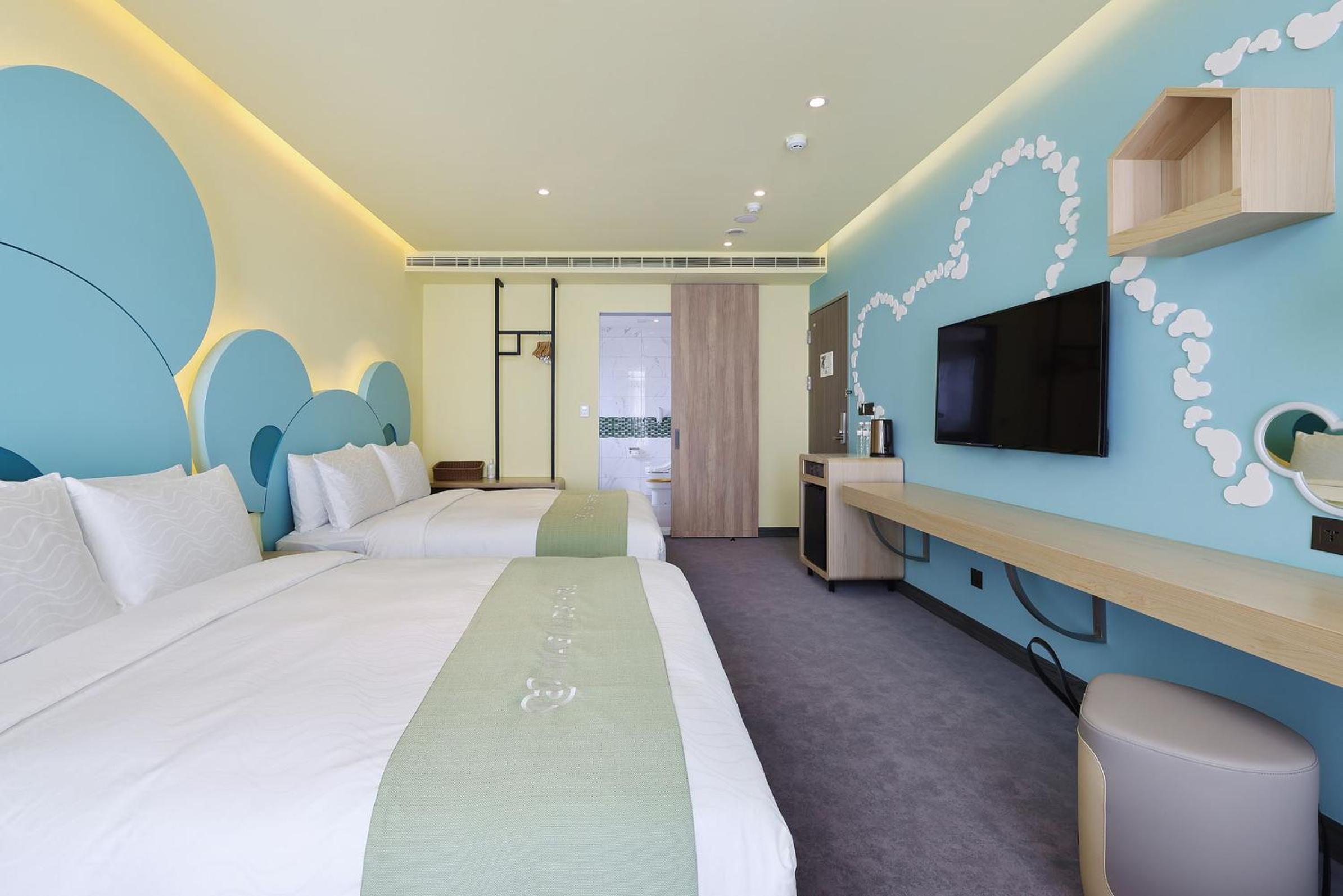 Premium Quadruple Room - Photo 10