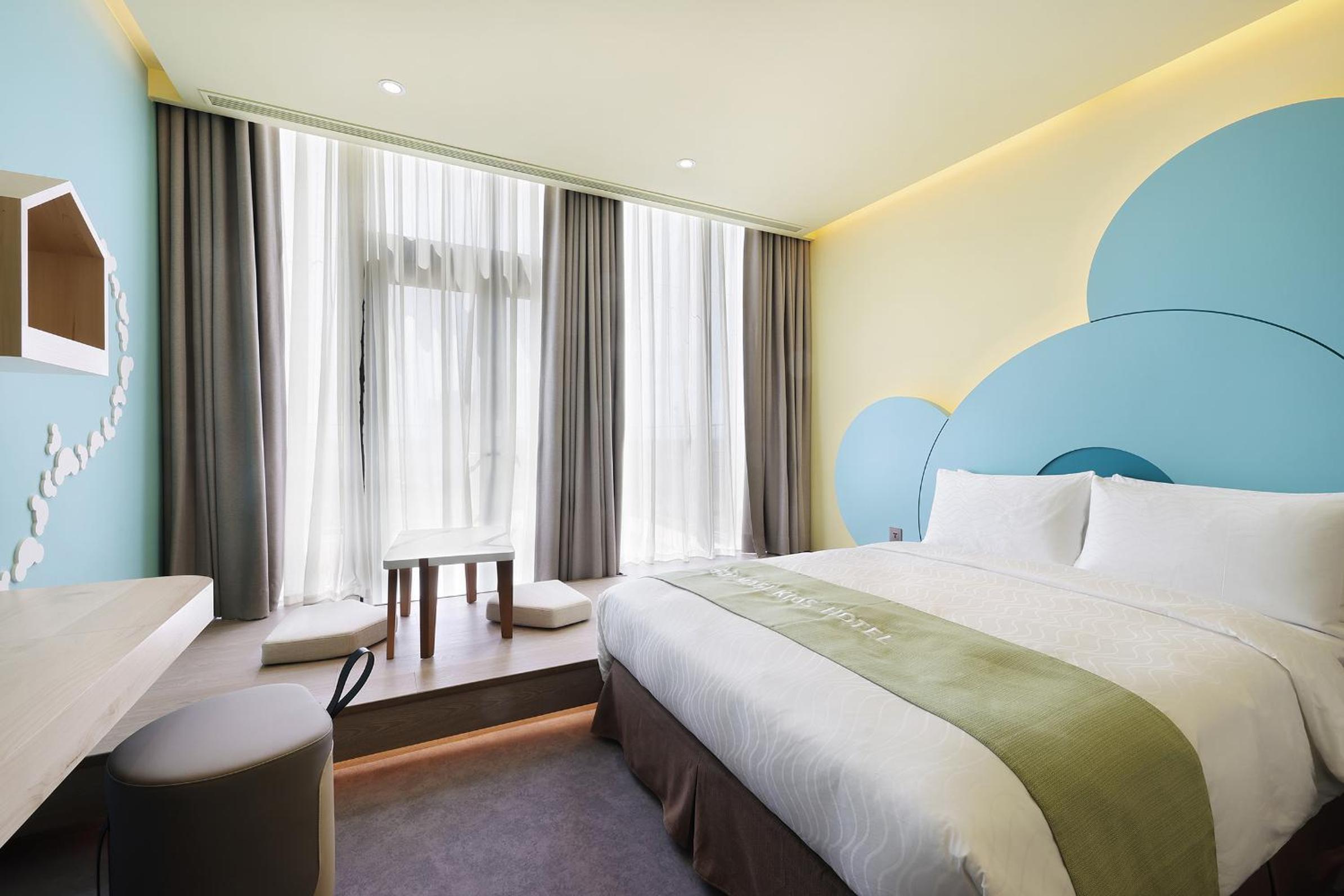 Premium Quadruple Room - Photo 9