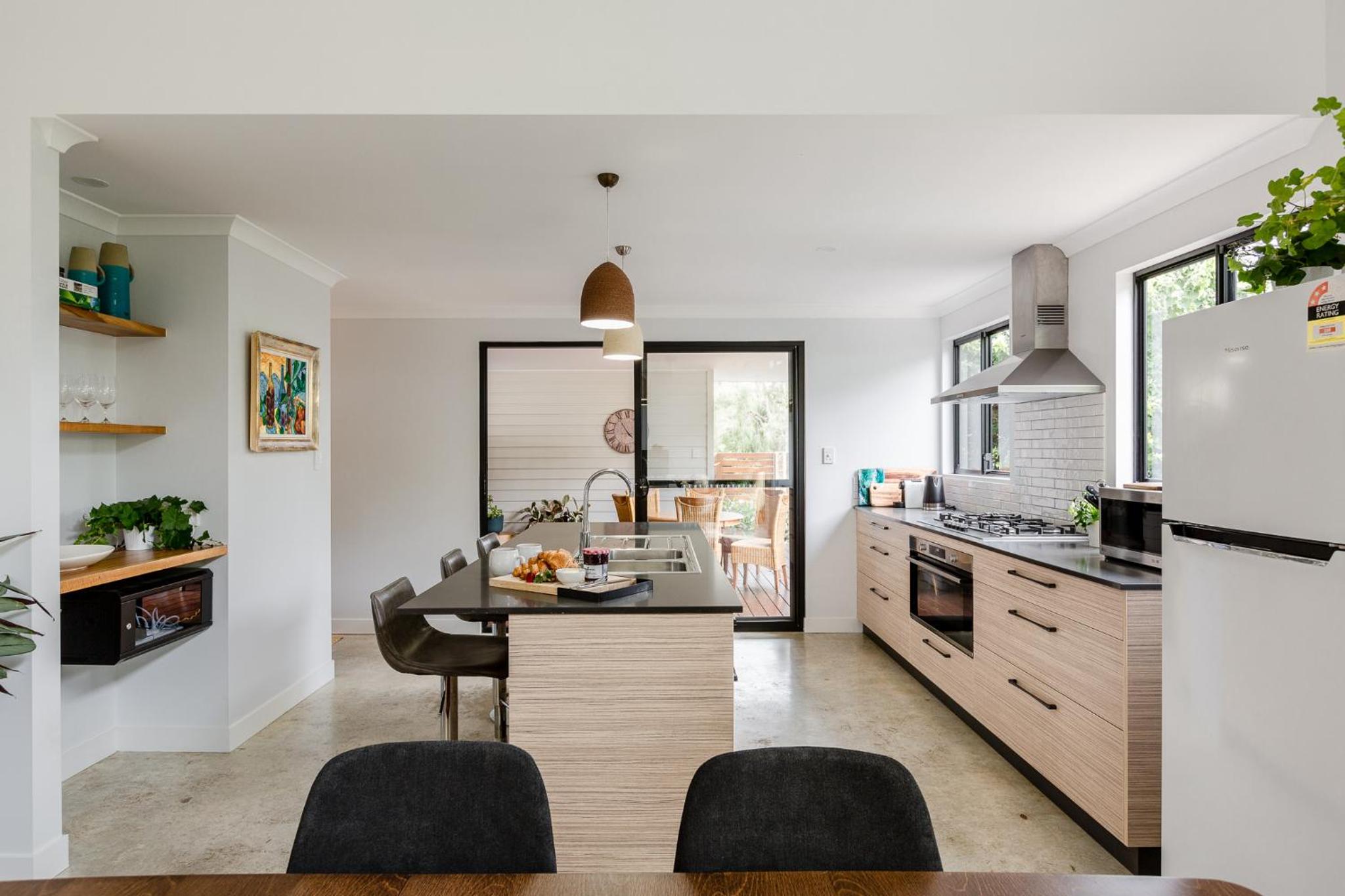 Three-Bedroom House photo 2