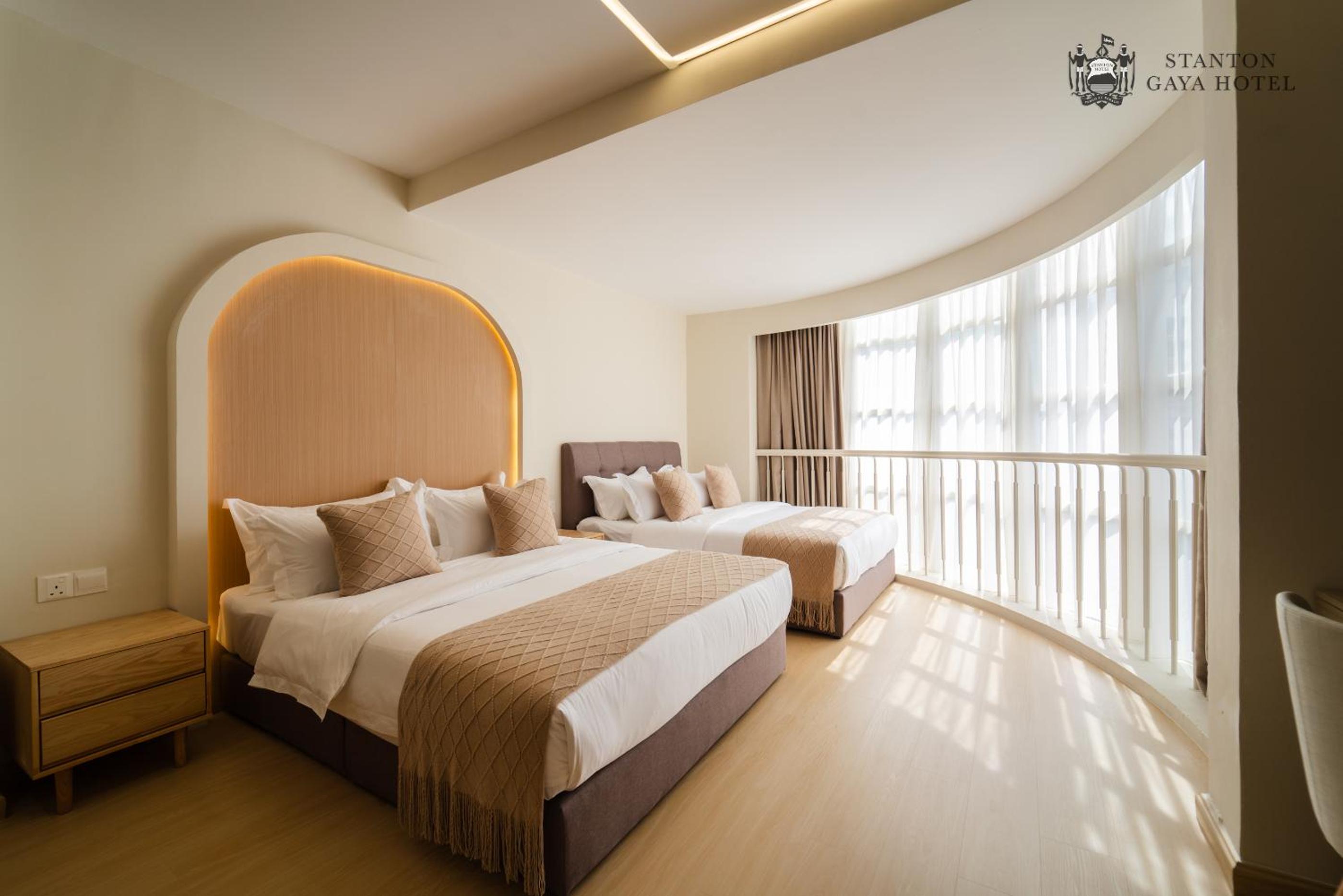 Deluxe Family Room - Photo 2