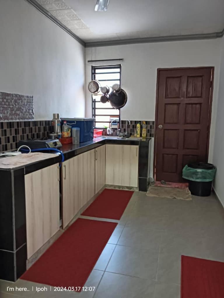 Four-Bedroom House photo 2