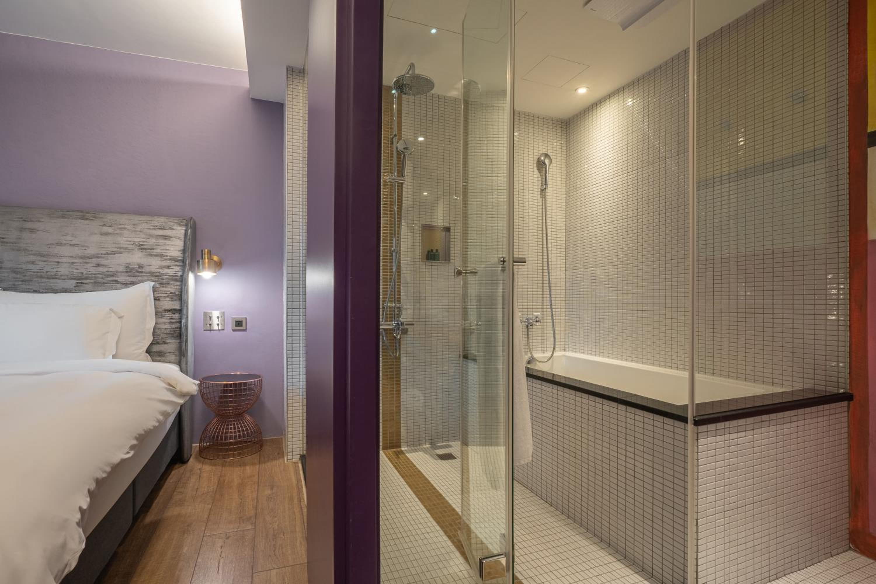 Deluxe Double Suite photo 3