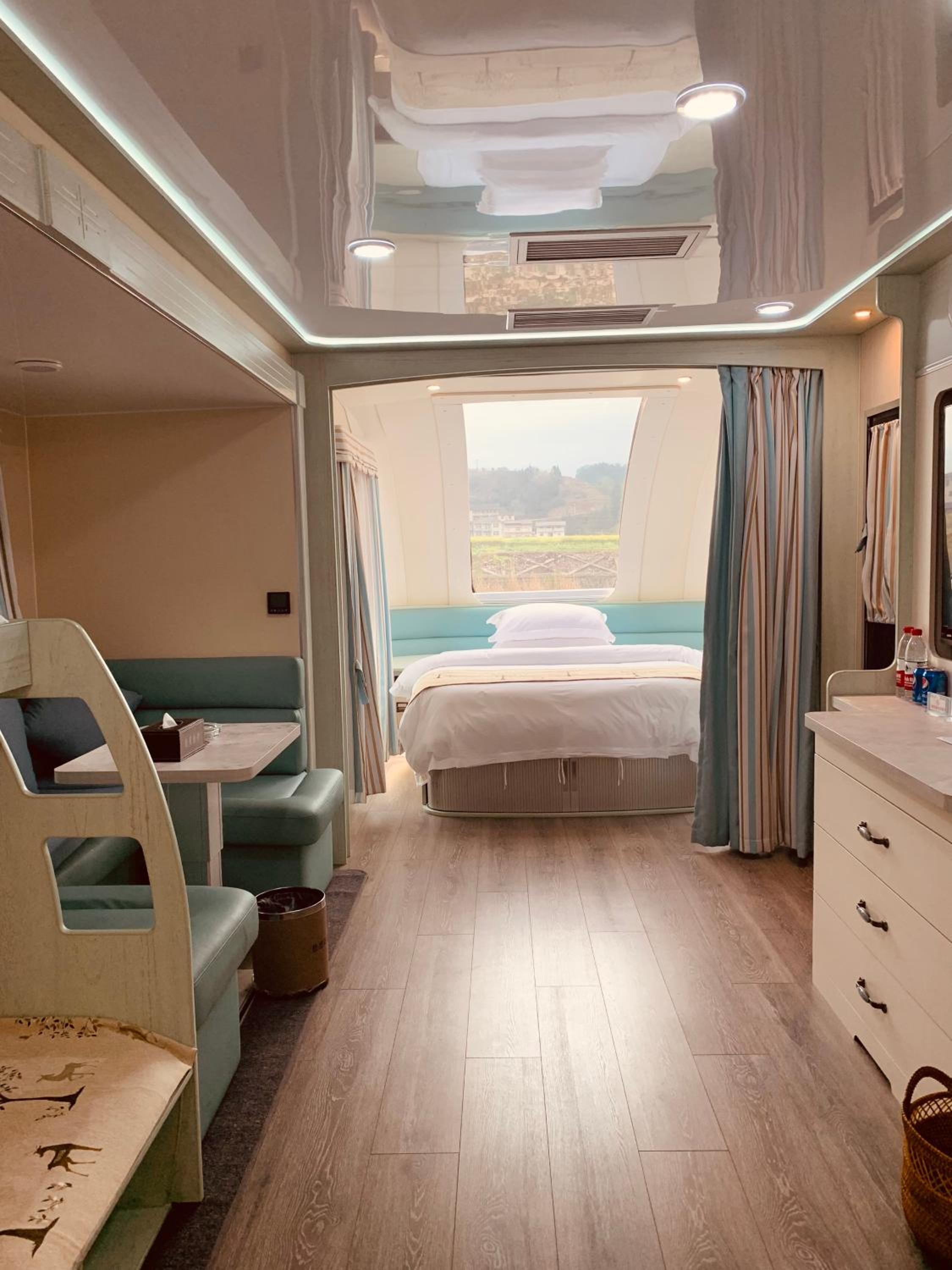 Suite With River View photo 3