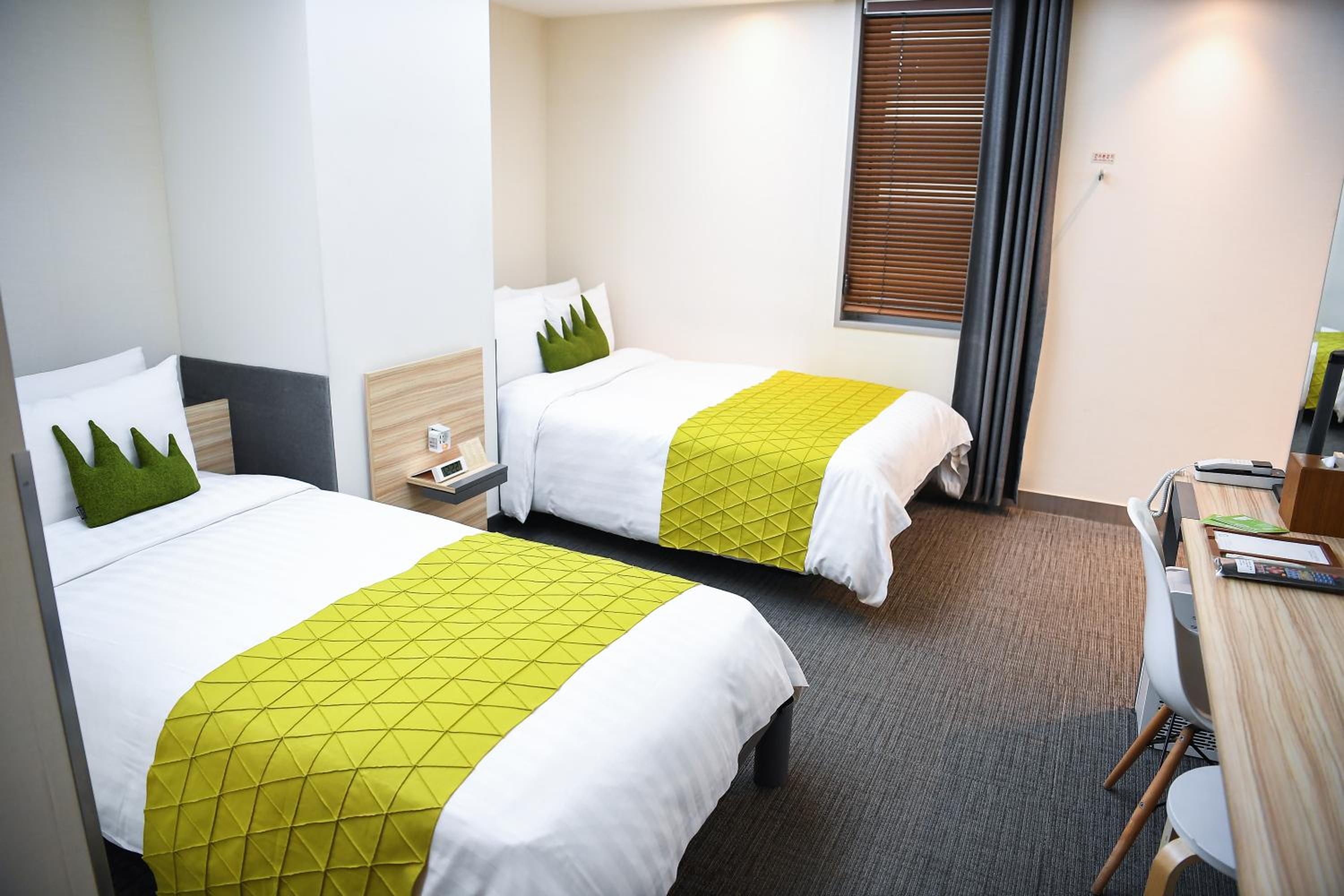 Standard Twin Room - Non-Smoking