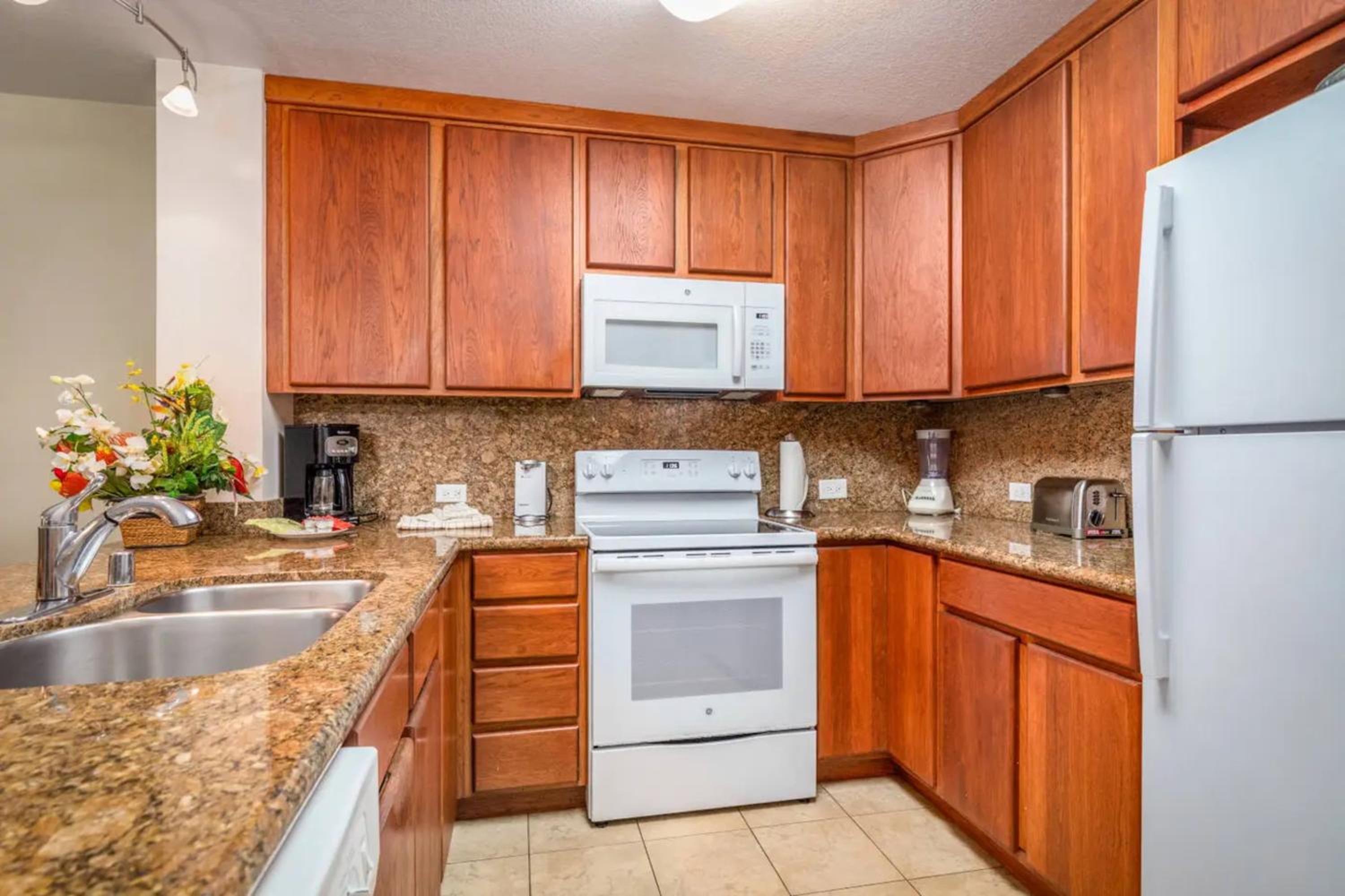 One-Bedroom Suite with Partial Ocean View photo 2