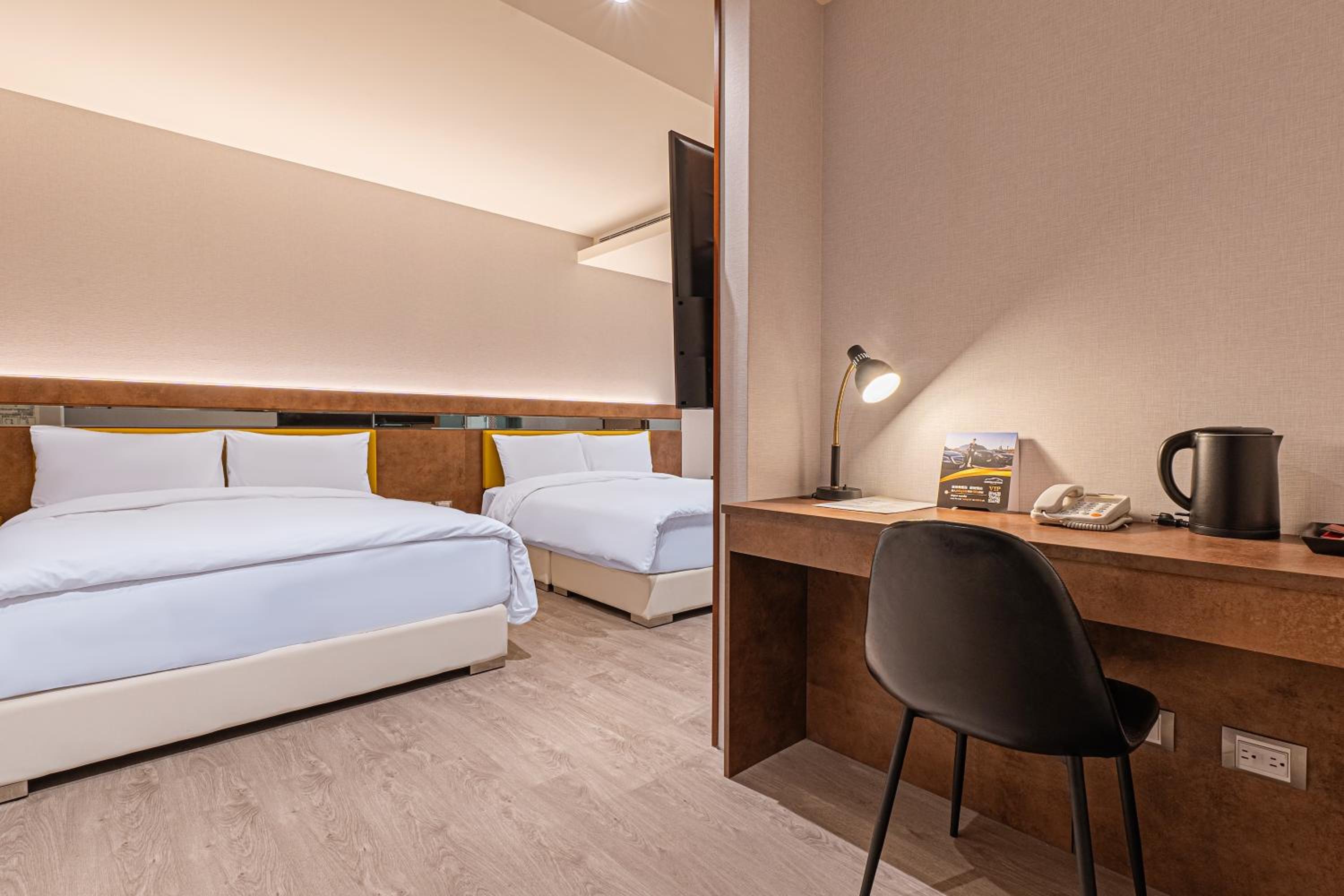 Superior Quadruple Room - Photo 5