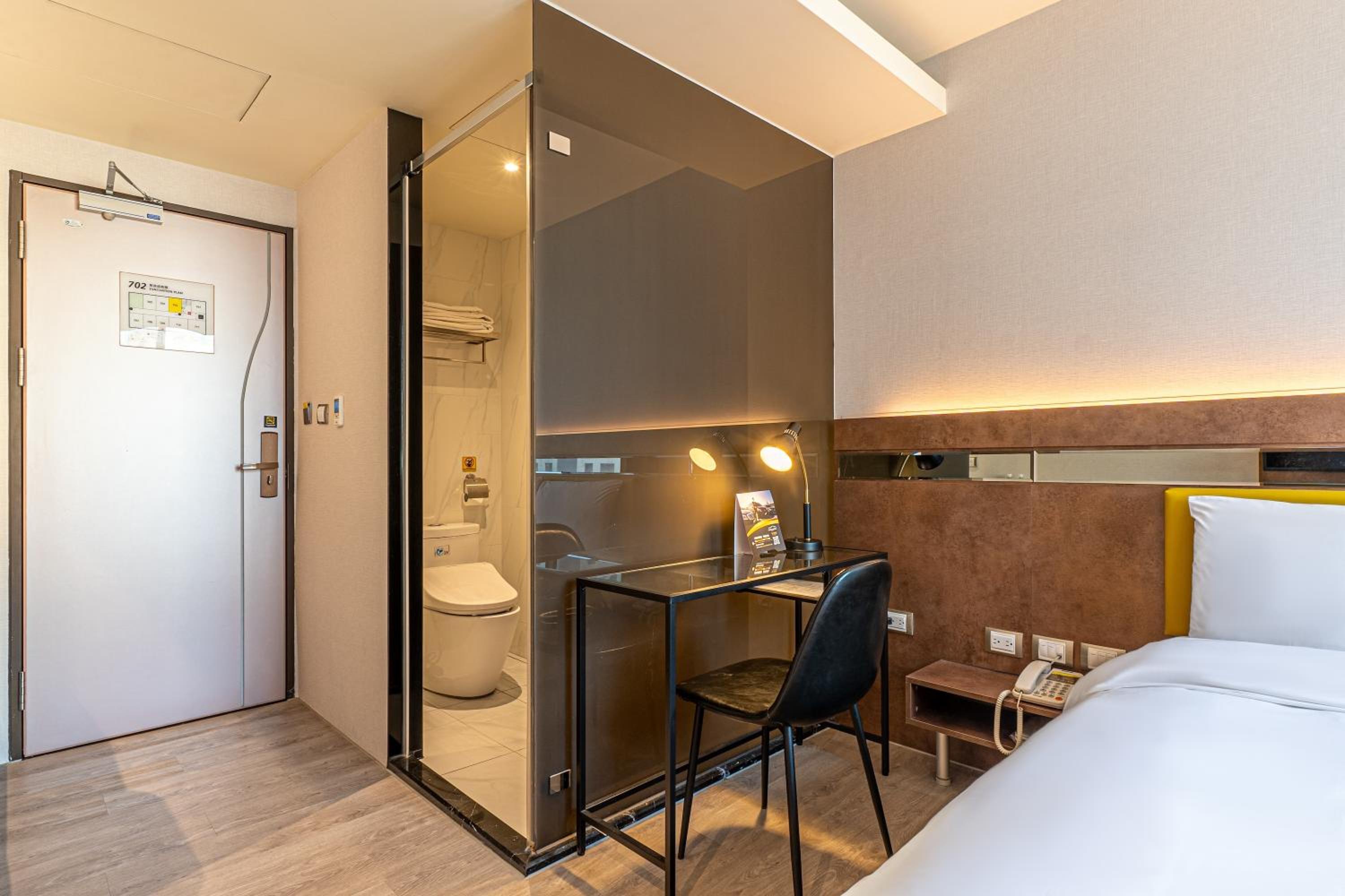 Standard Double Room - Photo 7