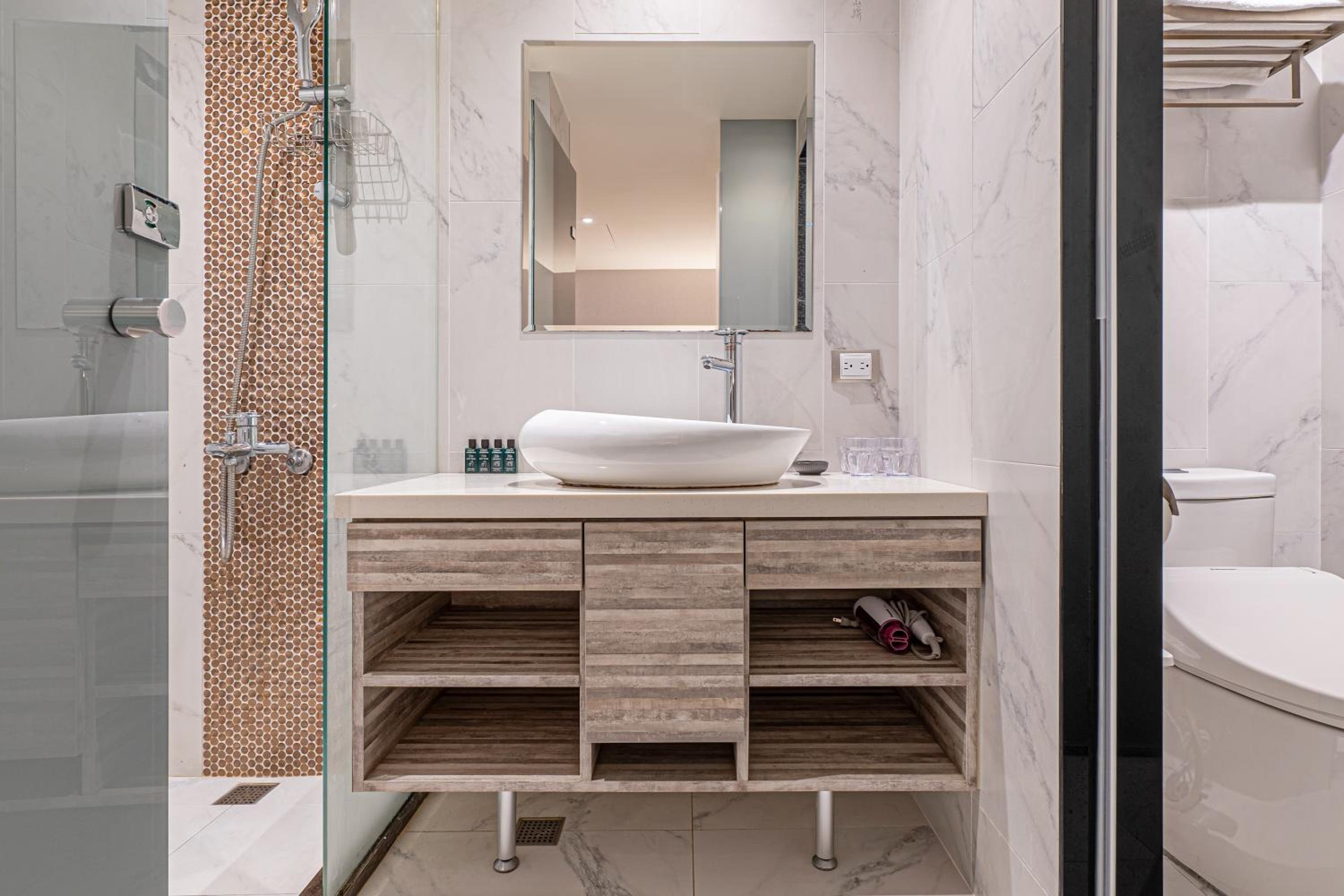 Superior Quadruple Room - Photo 4