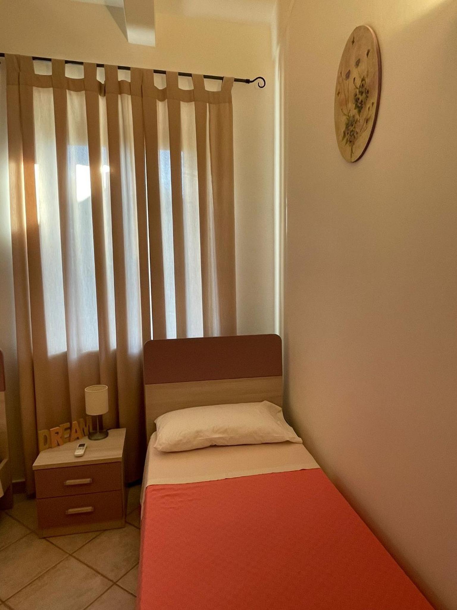 Three-Bedroom Apartment - Photo 25
