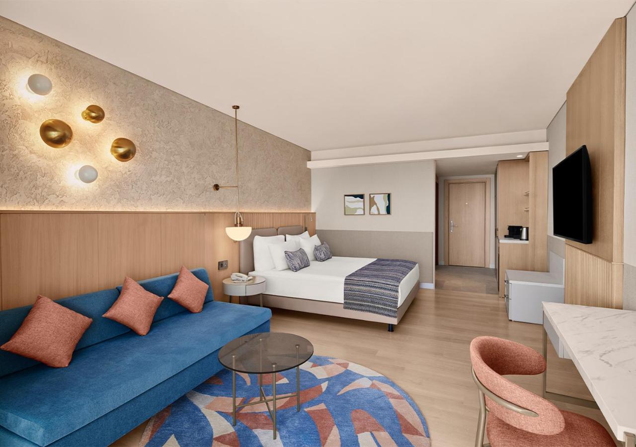 Adult Deluxe Sea View