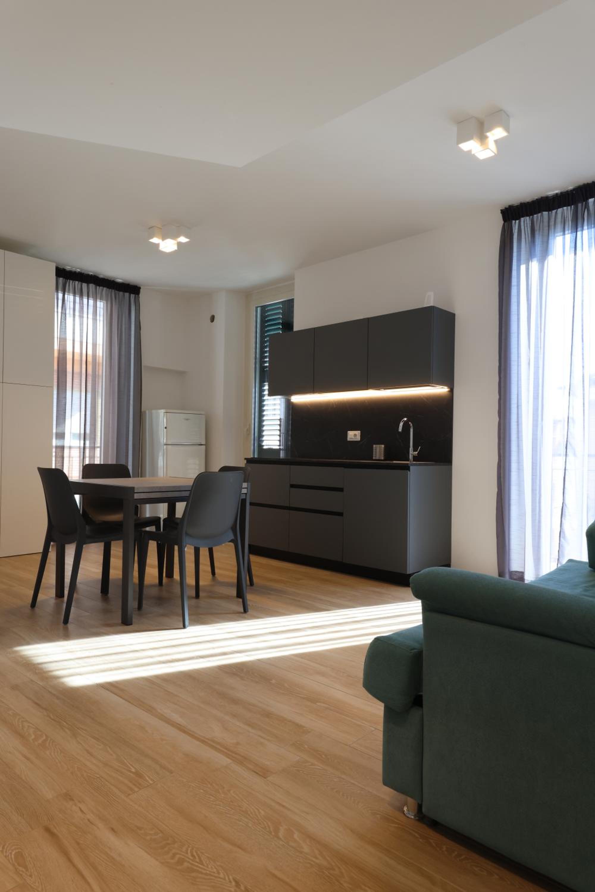 Apartment with View and Balcony - Photo 38