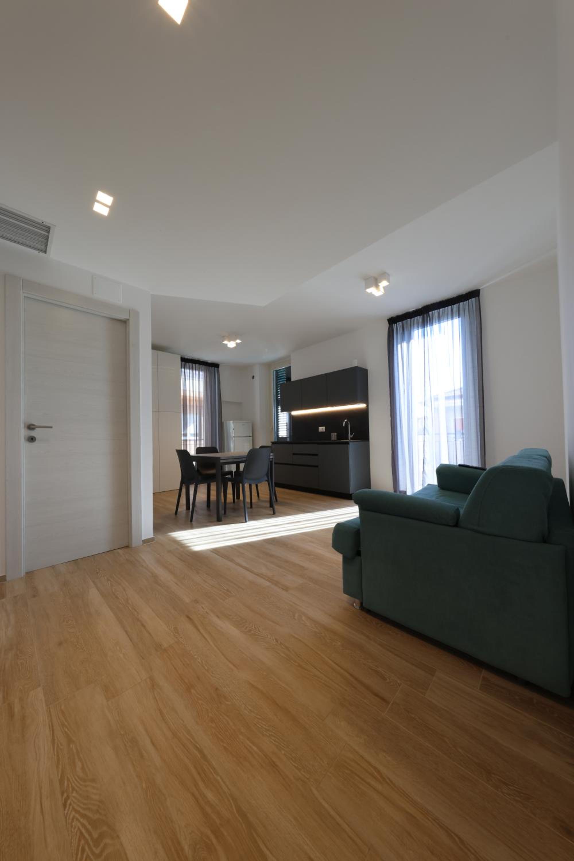 Apartment with View and Balcony - Photo 2