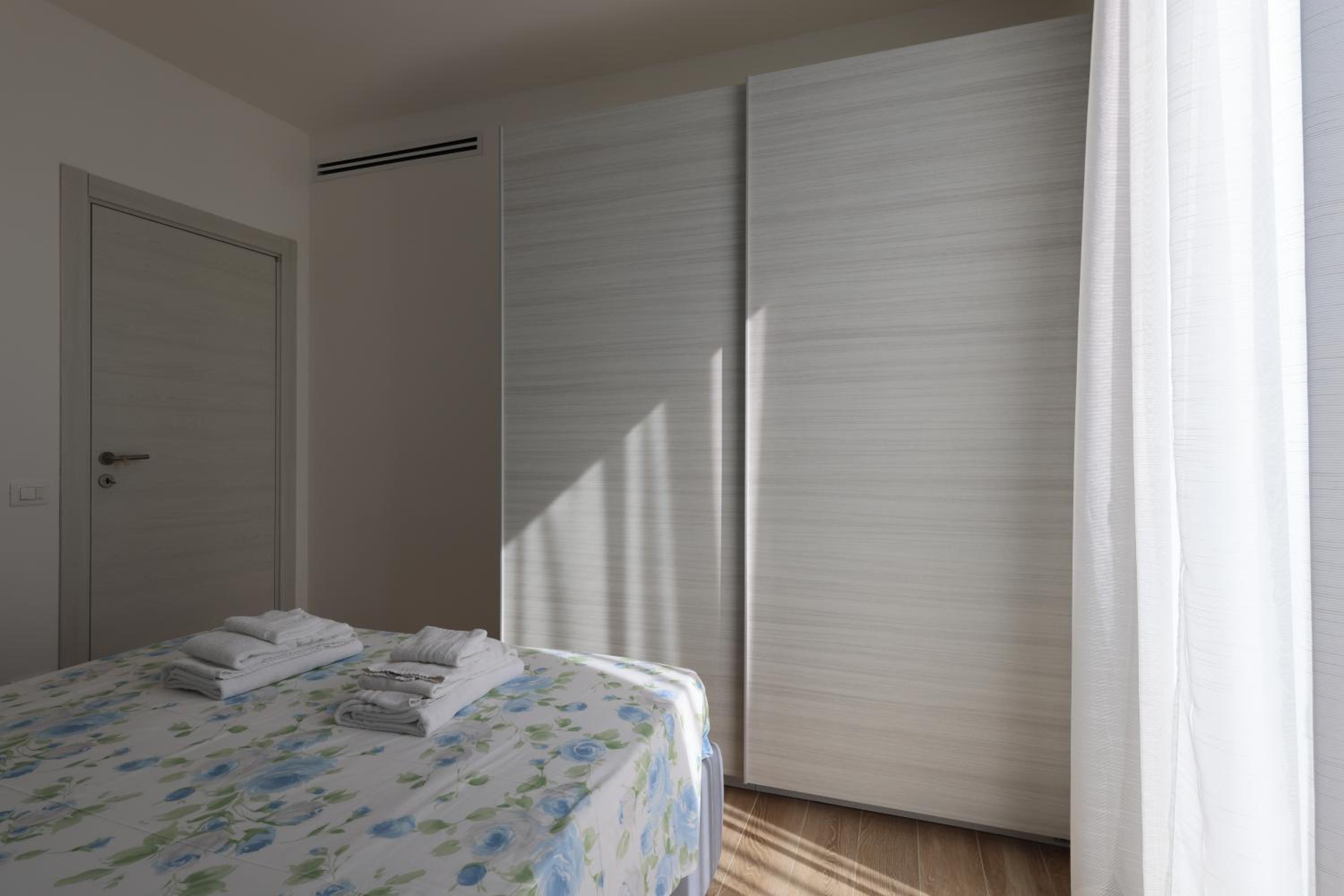 Apartment with View and Balcony - Photo 28