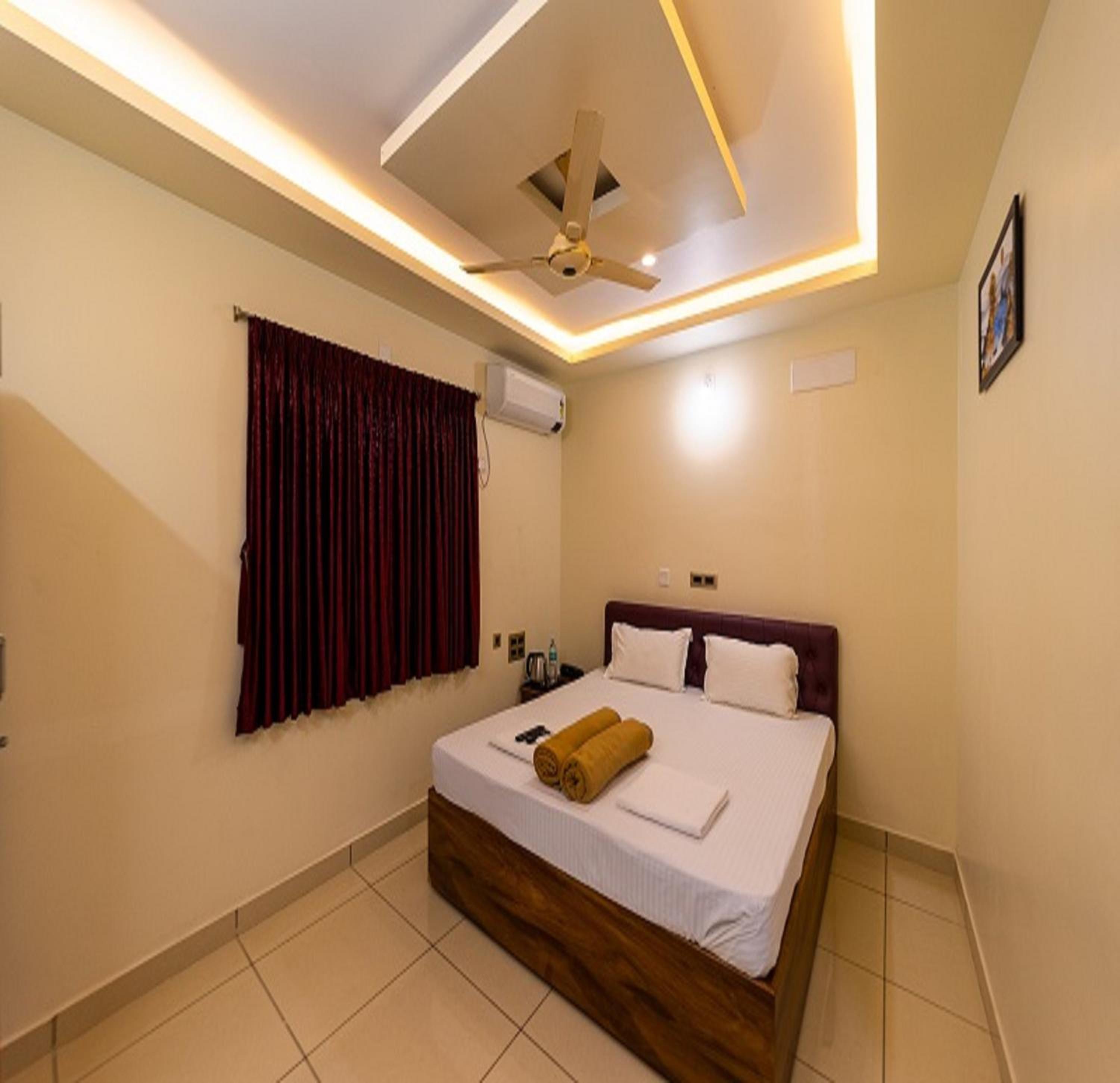 Deluxe Room - Photo 1