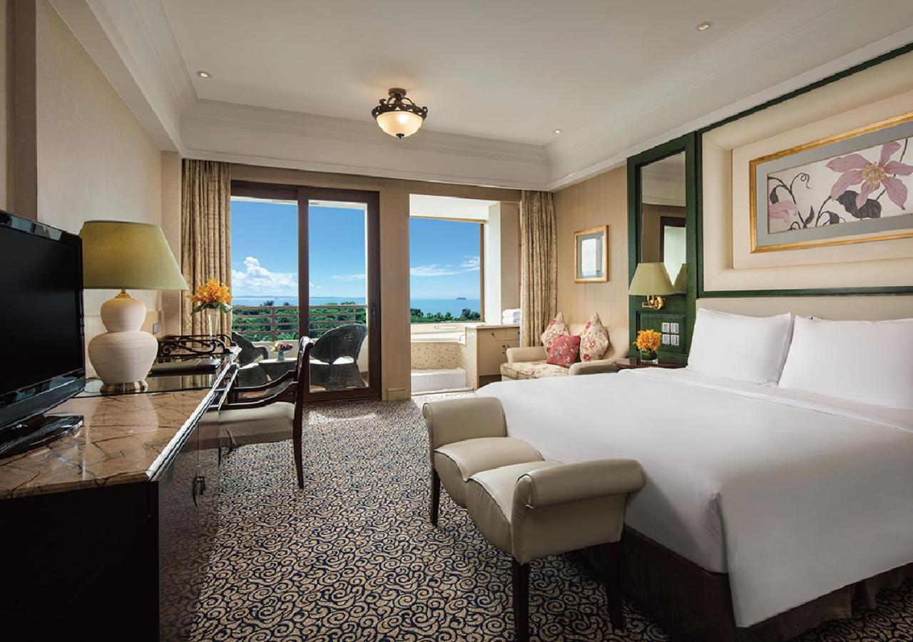 Deluxe Sea View King-size Bed Room