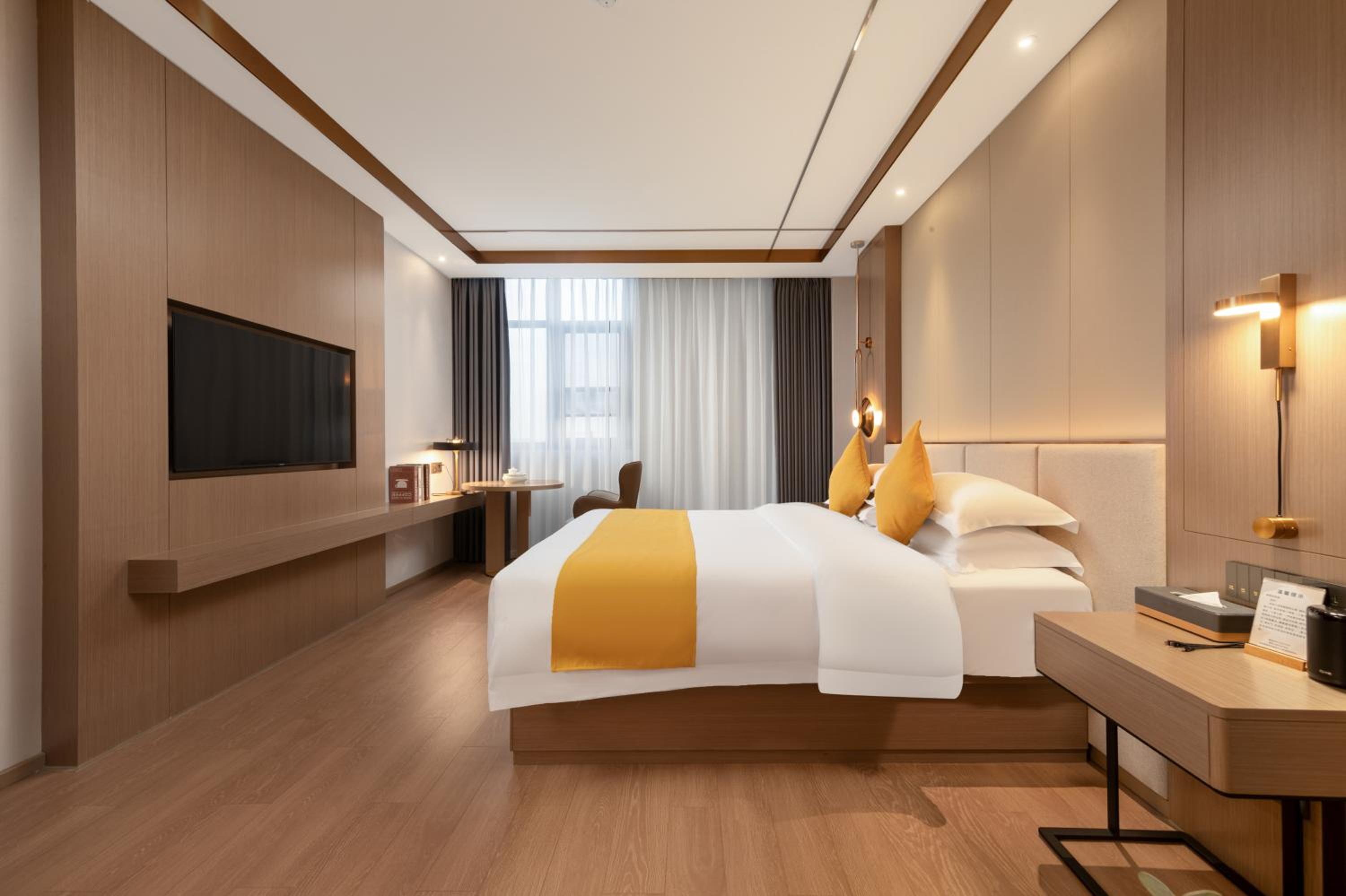 Queen Room With City View
