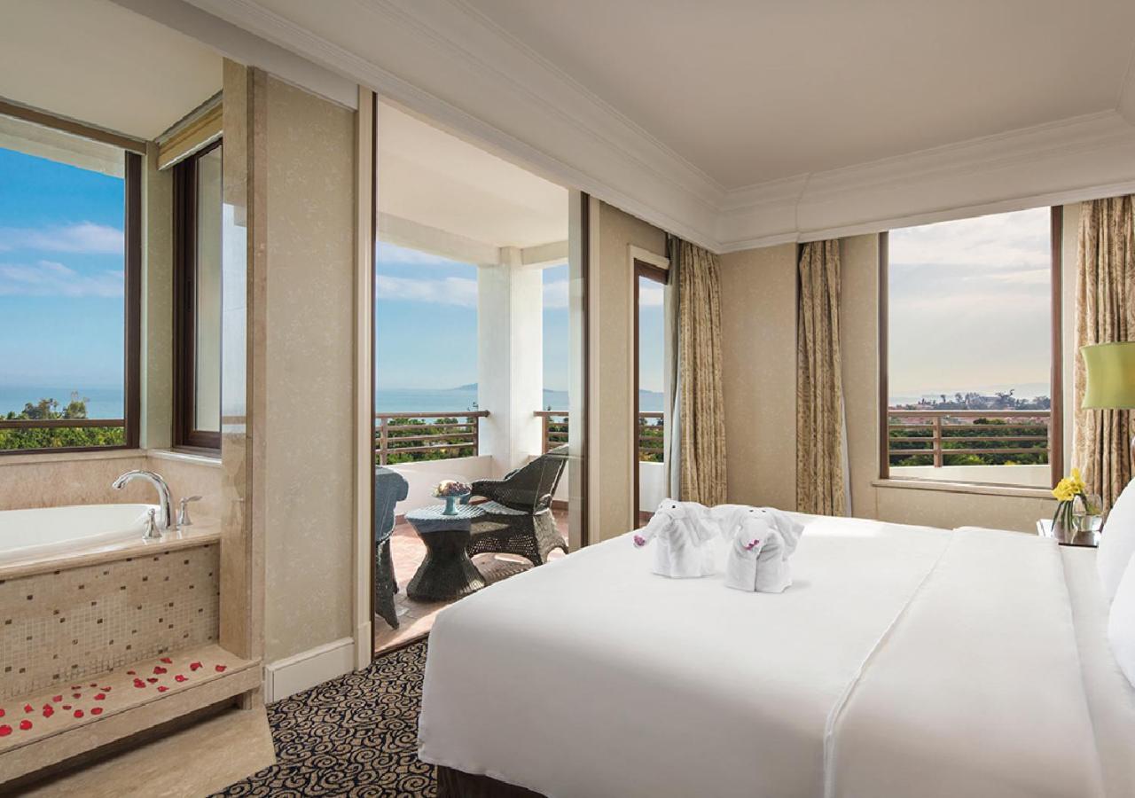 Deluxe Sea View Suite