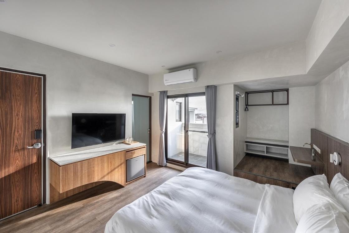 Standard Double Room - Photo 9