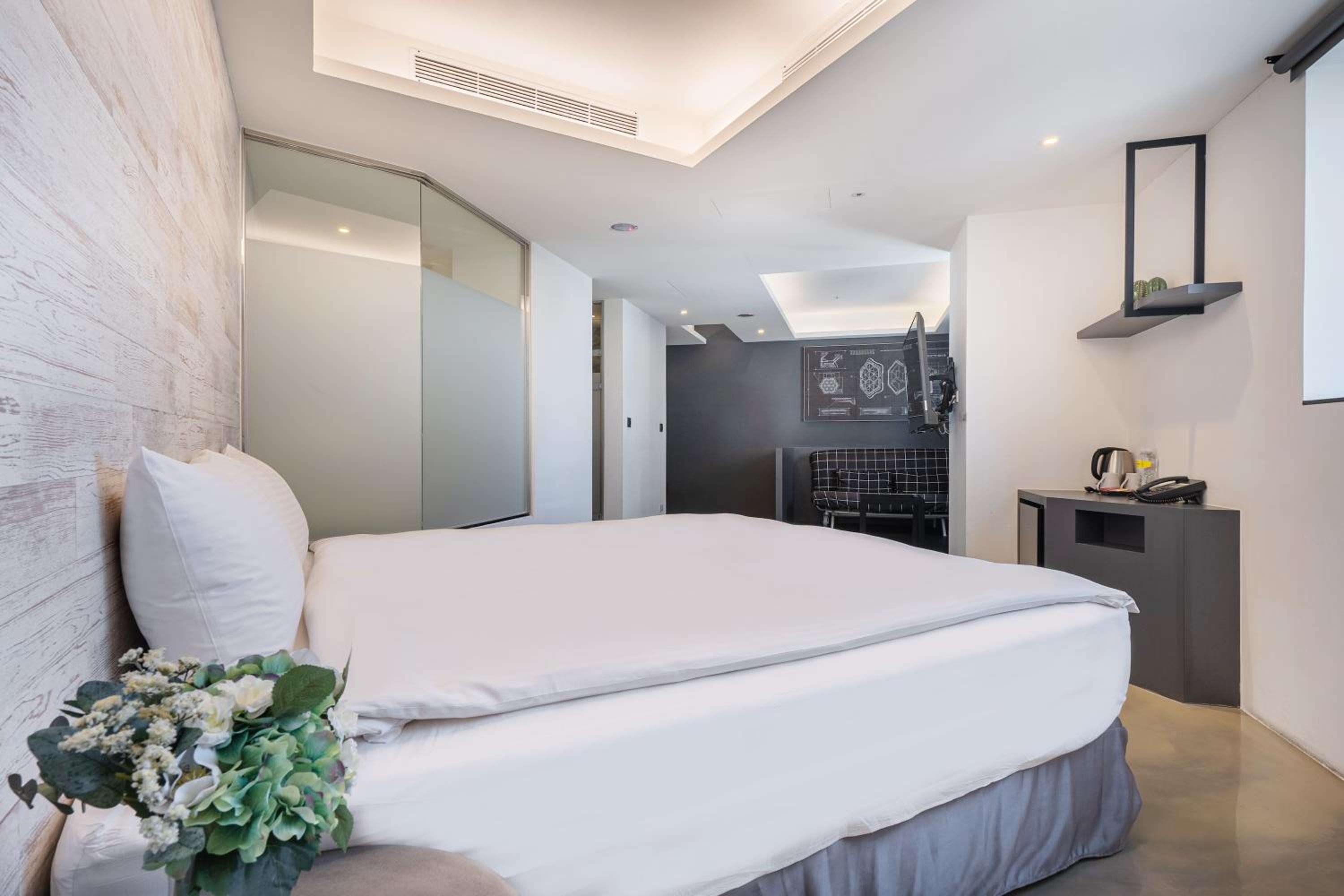 Double or Twin Room (Check-in after 20:00) photo 3