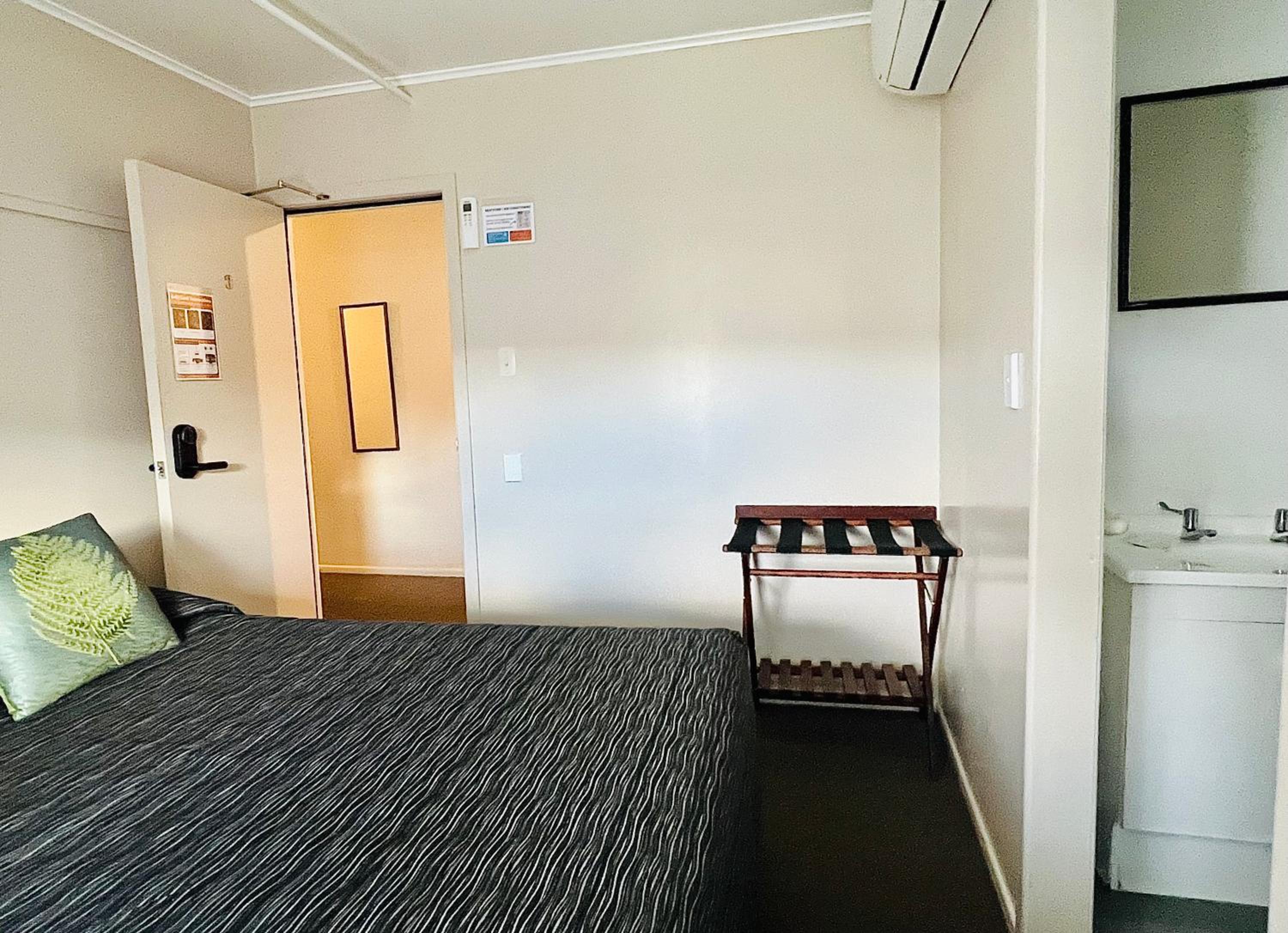 Double Room with Toilet photo 3