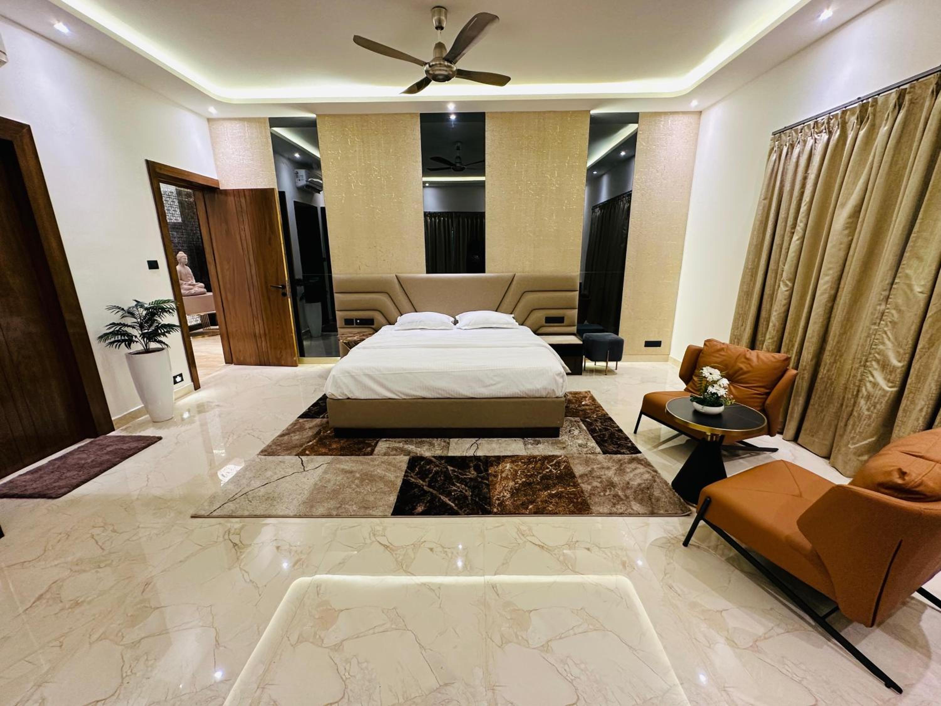 Villa photo 1