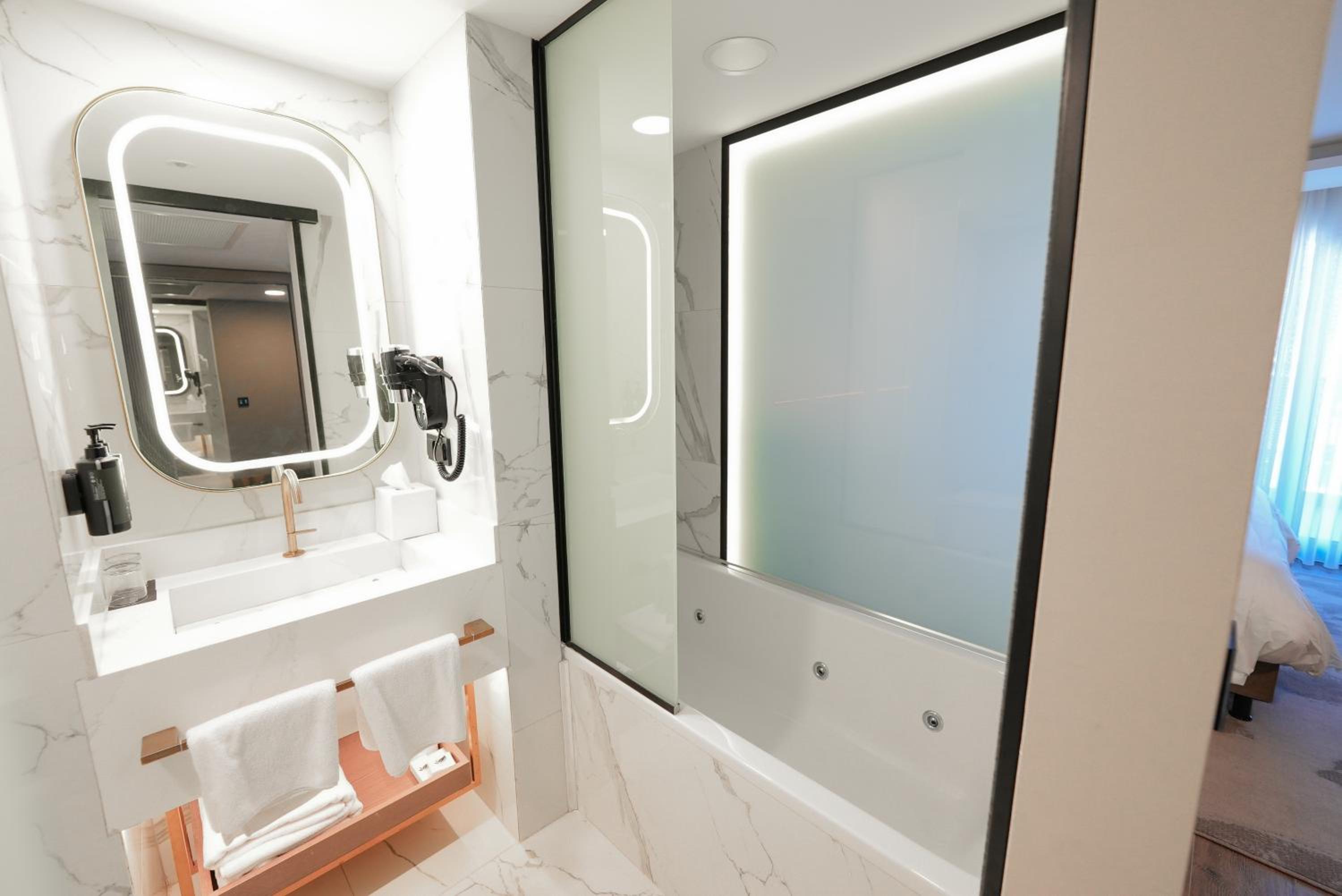 Prestige Suite - Photo 7