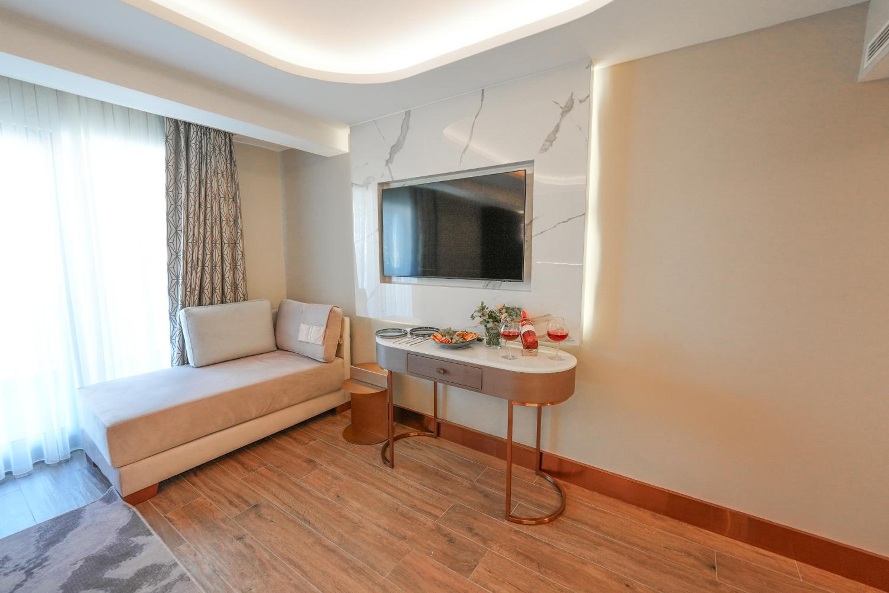 Prestige Suite - Photo 10