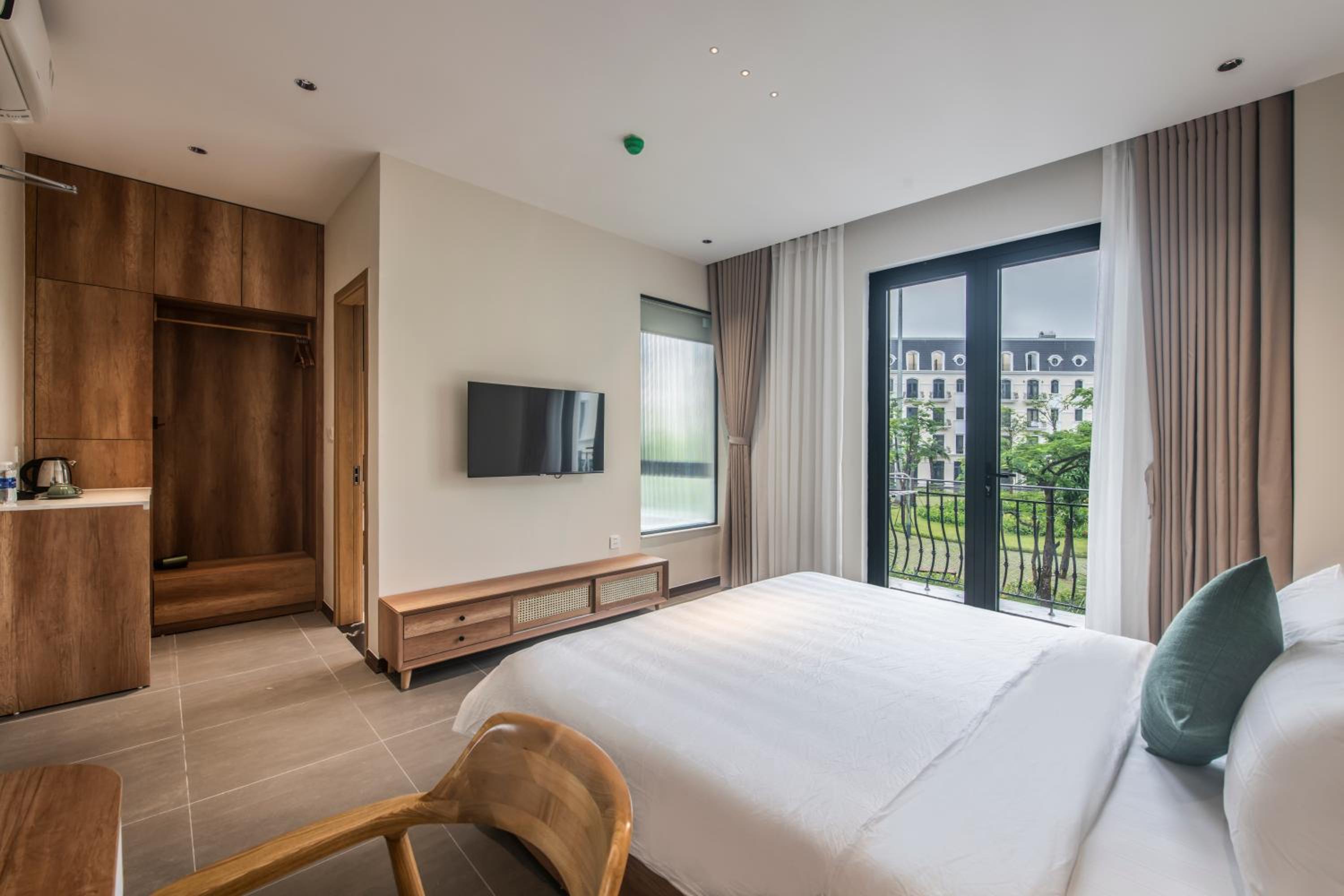King Room with Garden View - Photo 3