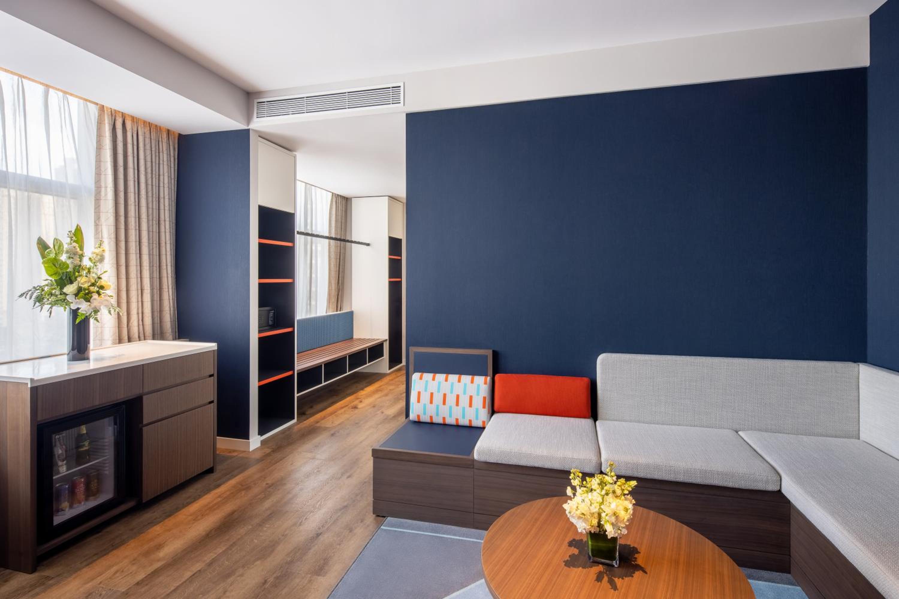 One-Bedroom King Suite with Kid Bed - Kids Theme - Photo 1
