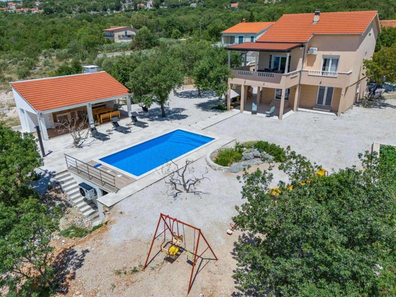 Three-Bedroom Villa photo 3