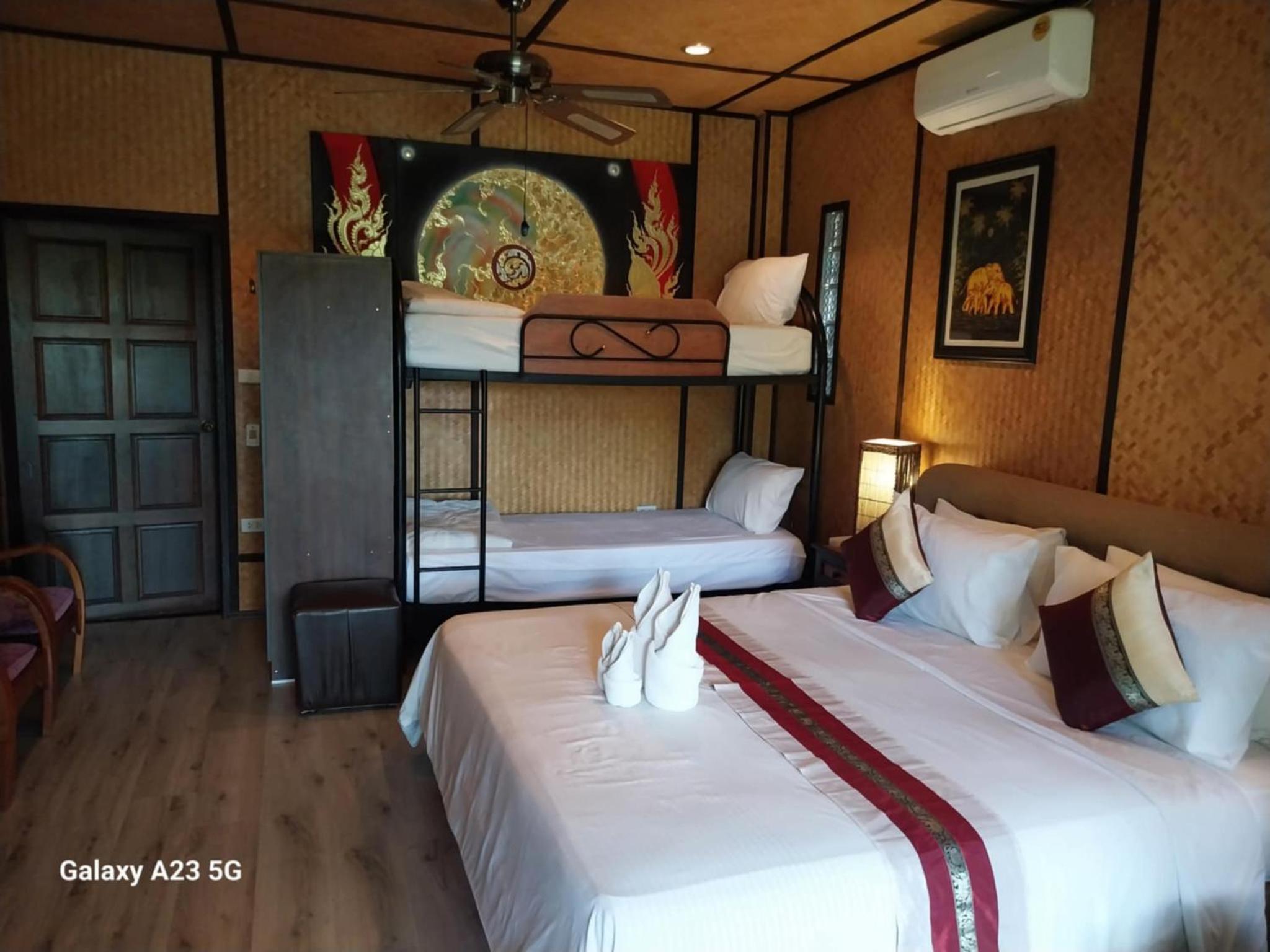 Family Bungalow - Photo 1