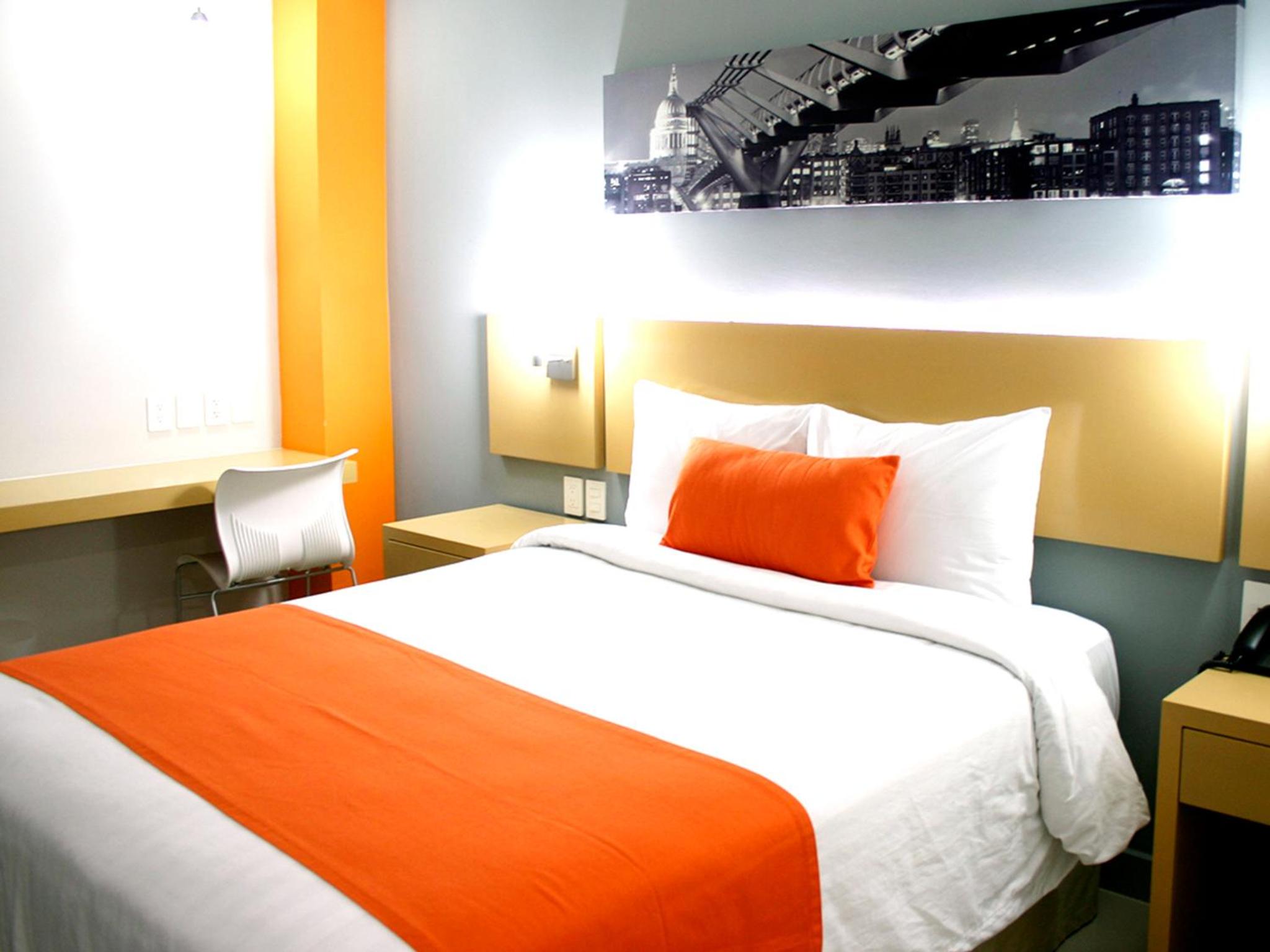Standard Queen Room photo 2