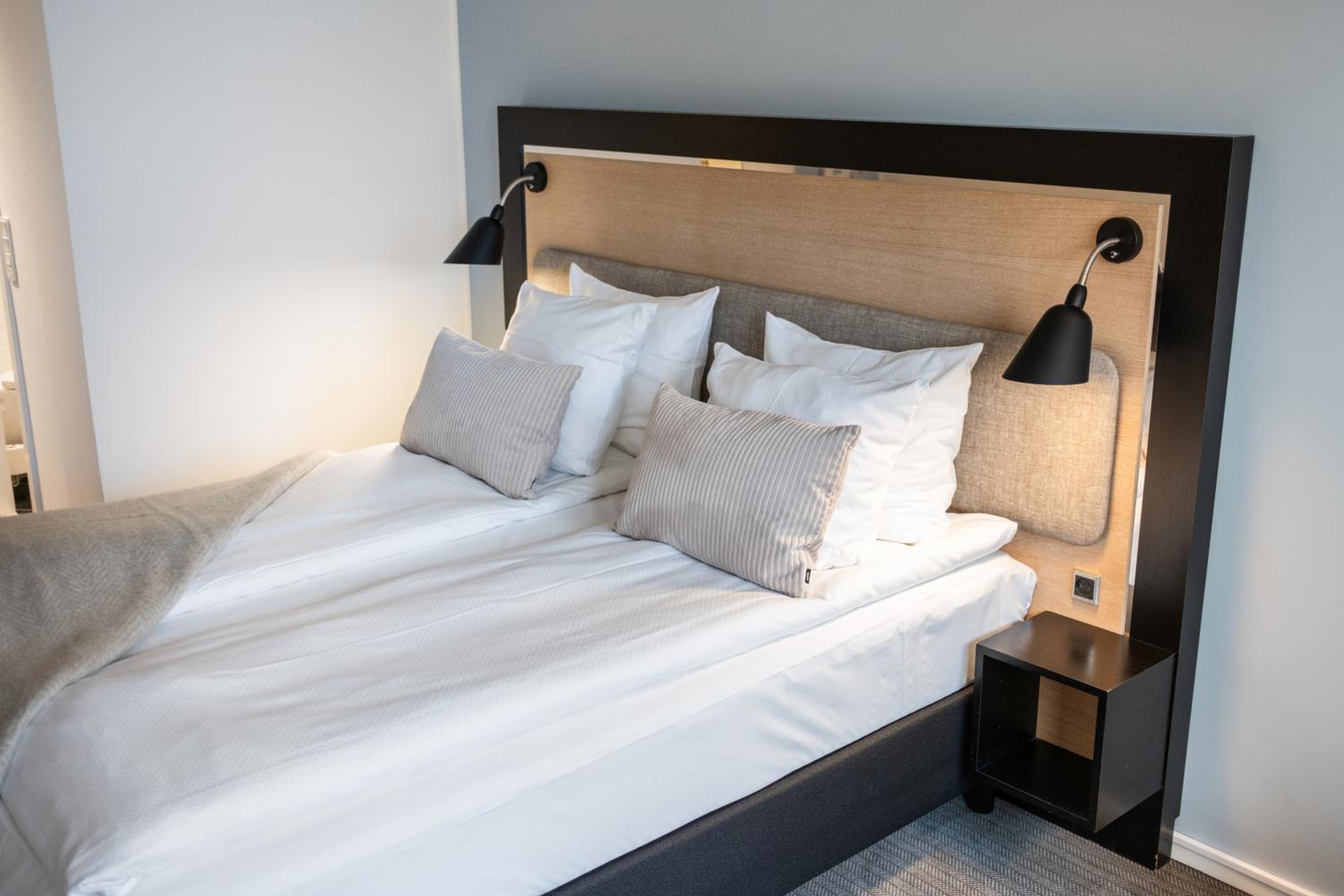 Standard Double or Twin Room - Photo 3