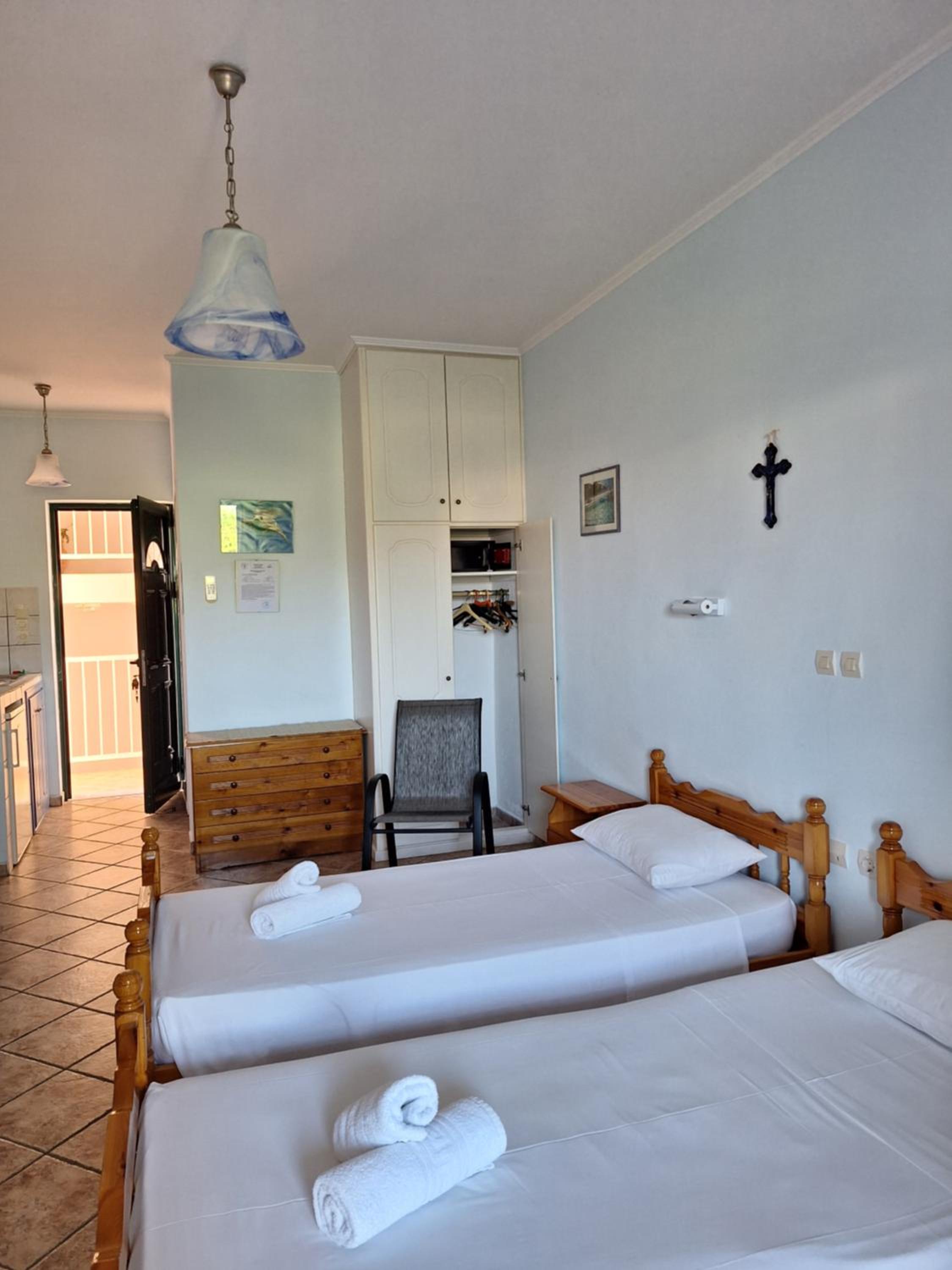 Family Room with Garden View - Photo 1
