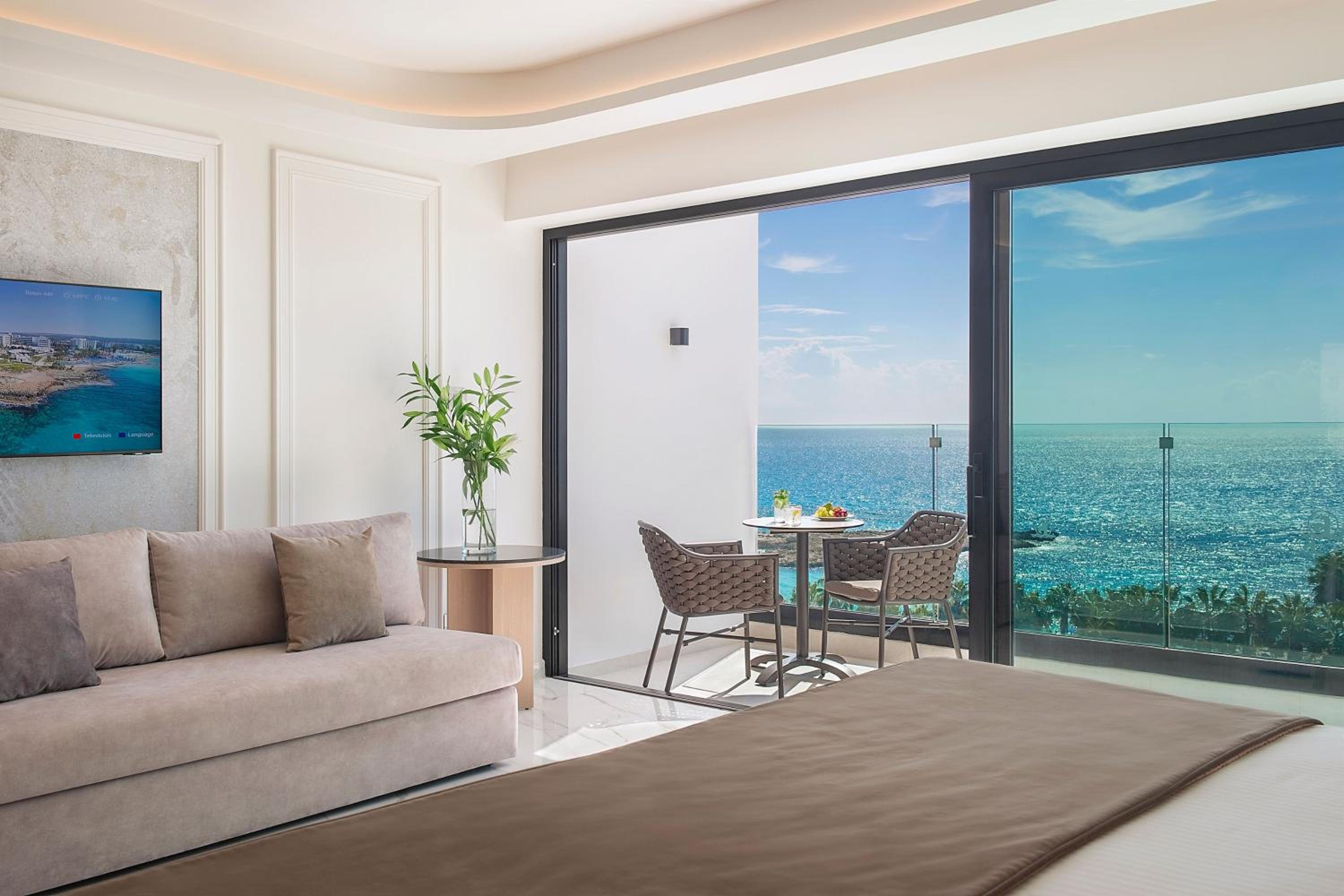 Executive Suite - Photo 4