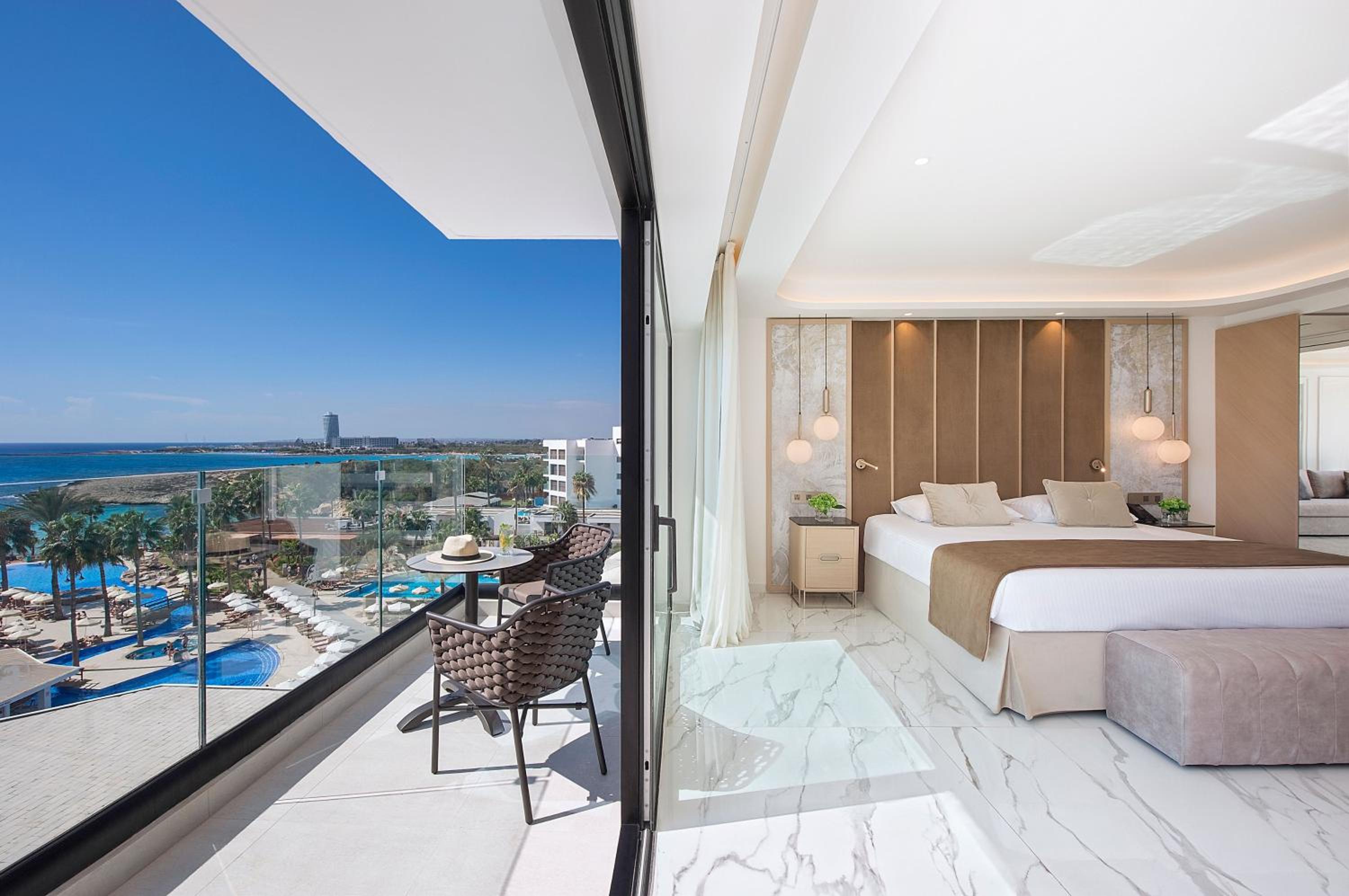 Executive Suite - Photo 6