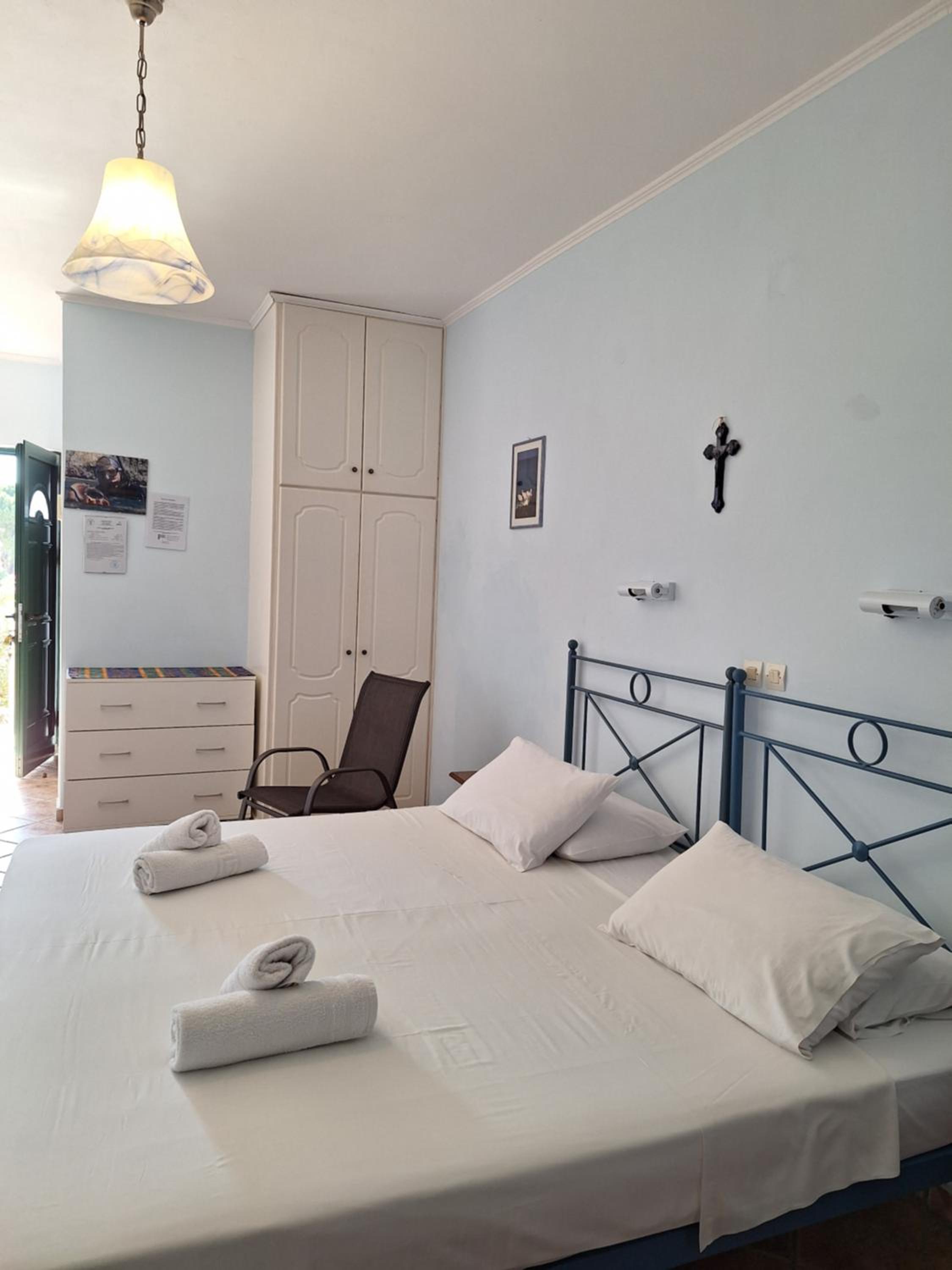 Large Double or Twin Room - Photo 26