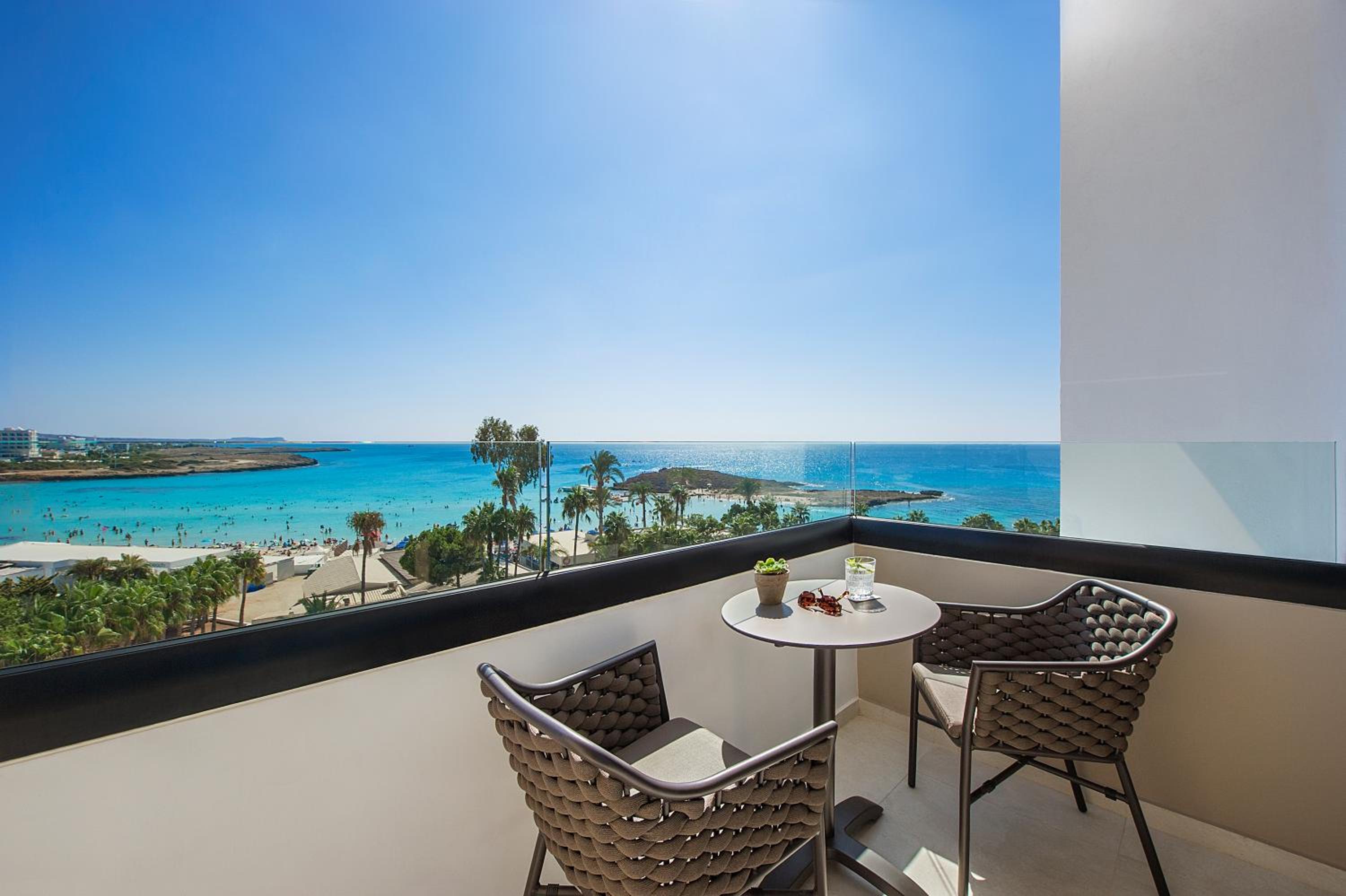 Premium Seaview Room - Photo 4